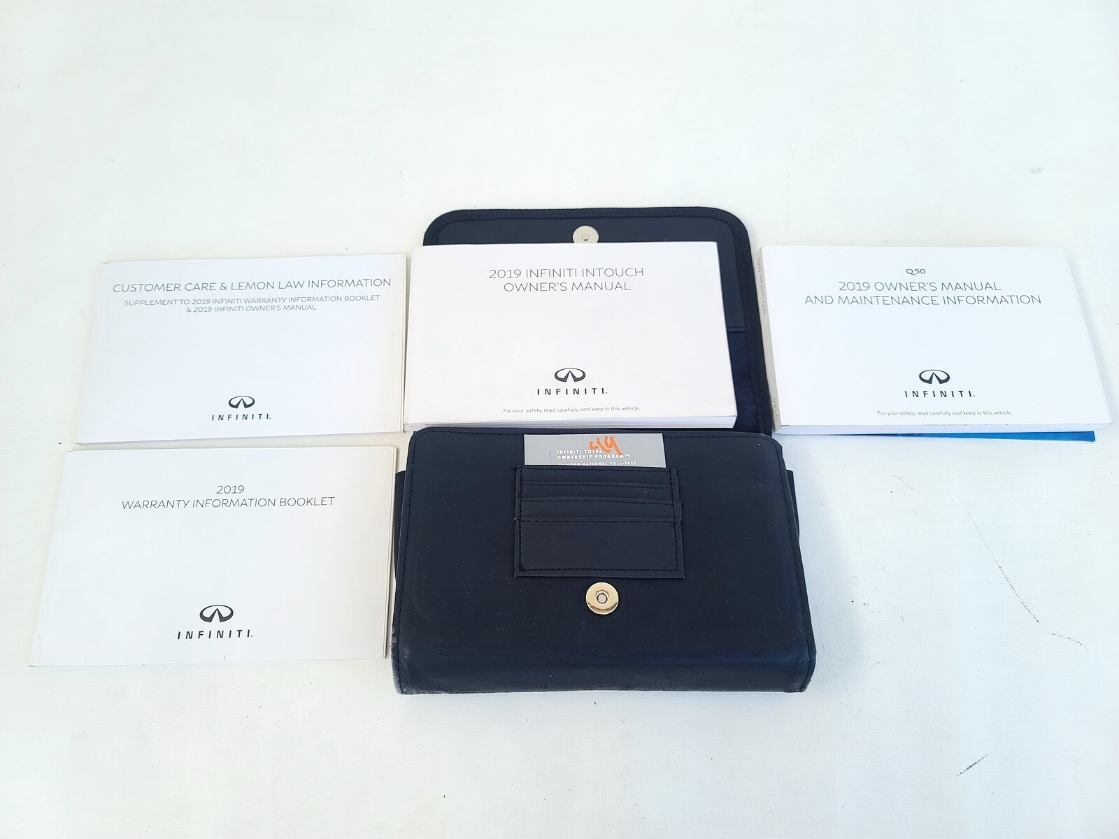 2019 INFINITI Q50 OWNERS MANUAL BOOKS BOOK WITH LEATHER CASE PURSE