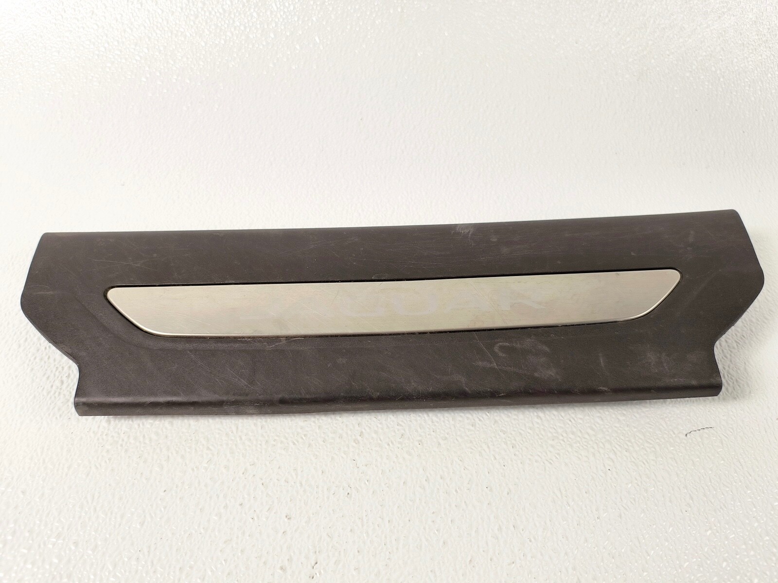 17-20 JAGUAR F-PACE FRONT LEFT LH SIDE DOOR SILL SCUFF PLATE TRIM PANEL