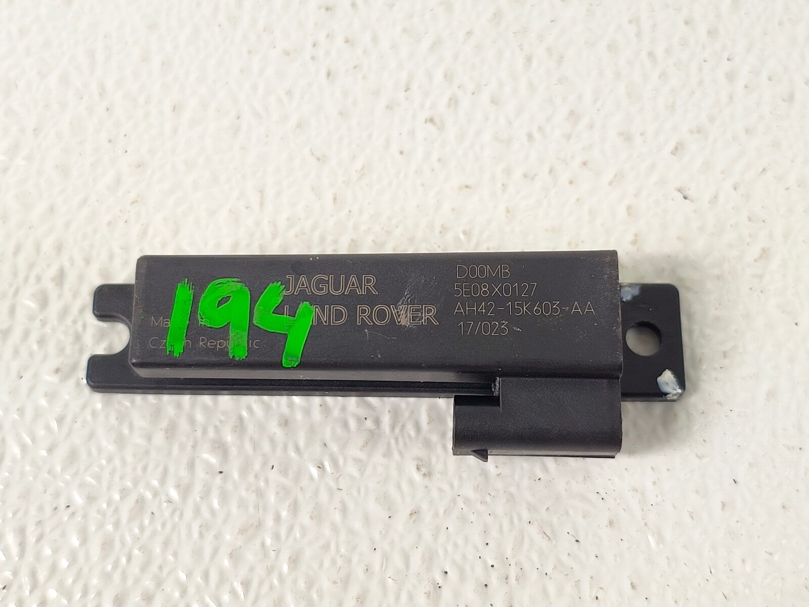 16-20 JAGUAR XF XE F-PACE KEYLESS GO ENTRY RECEIVER COMPUTER MODULE UNIT