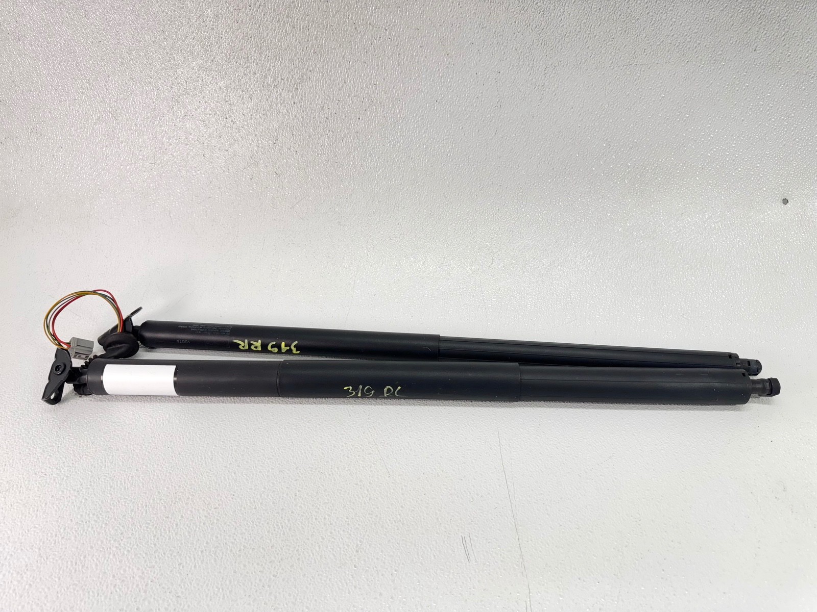 13-19 FORD ESCAPE REAR TAILGATE LIFTGATE LEFT & RIGHT POWER LIFT SUPPORT SET