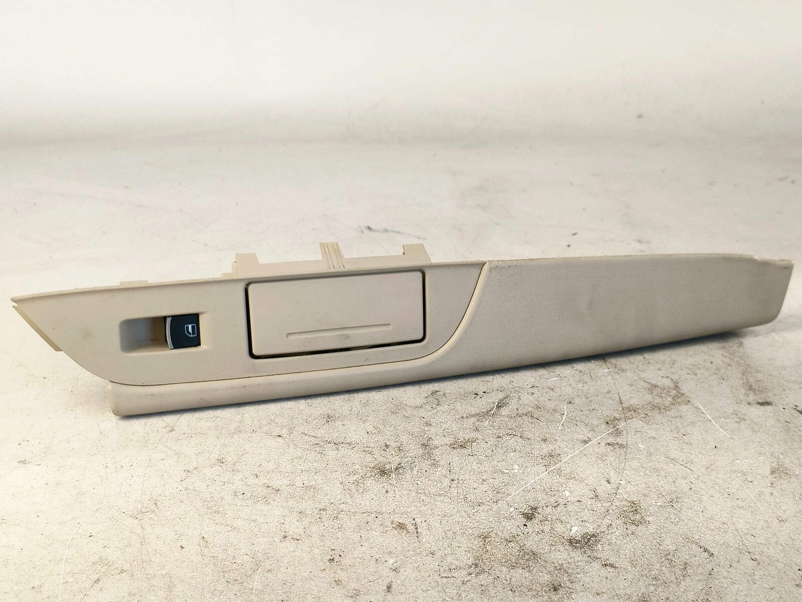 11-18 VOLKSWAGEN TOUAREG REAR RIGHT RH PASS SIDE DOOR SWITCH ARMREST TRIM