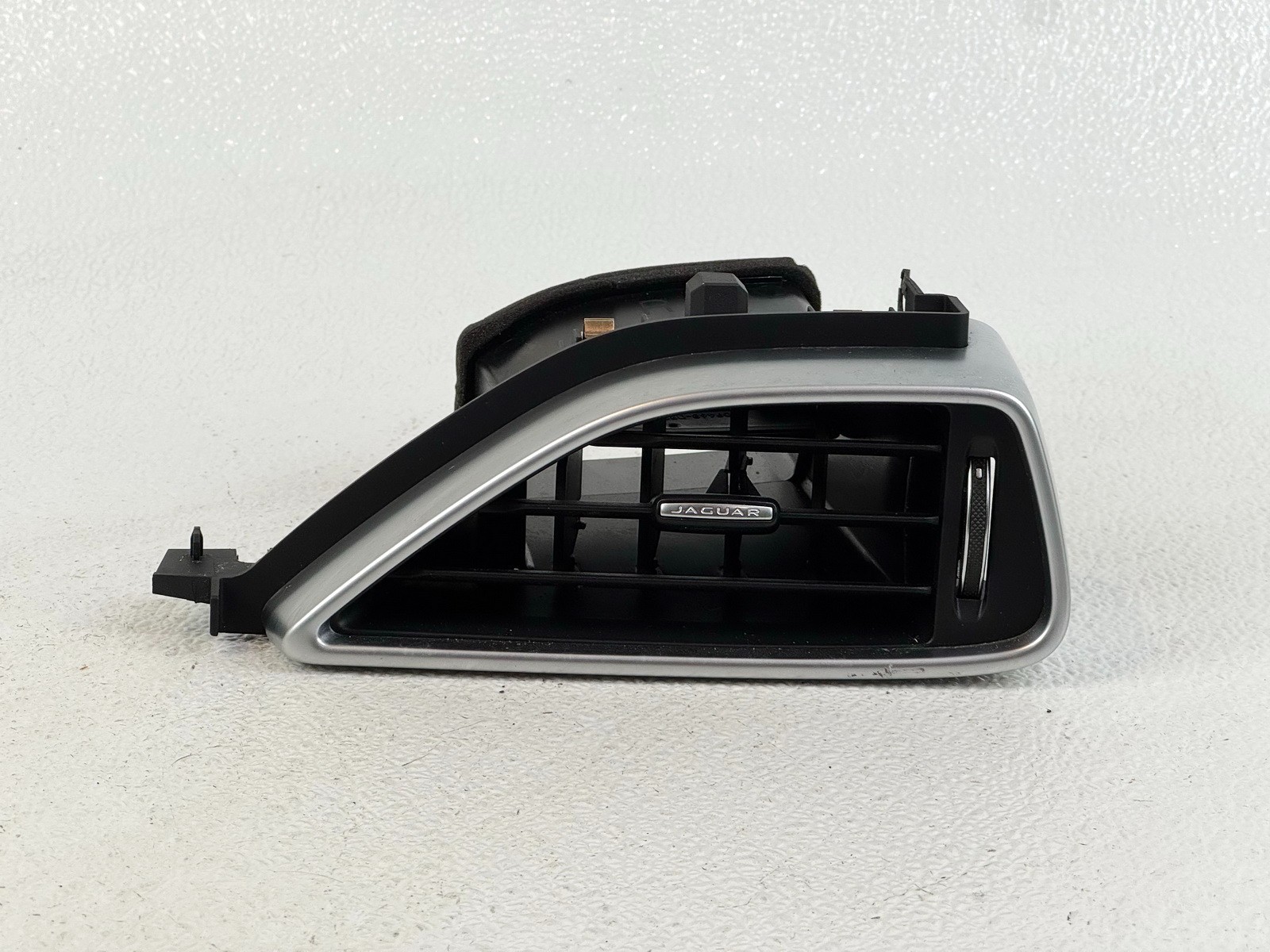 17-23 JAGUAR F-PACE XE DASH RIGHT RH PASS SIDE AIR A/C VENT GRILLE PANEL