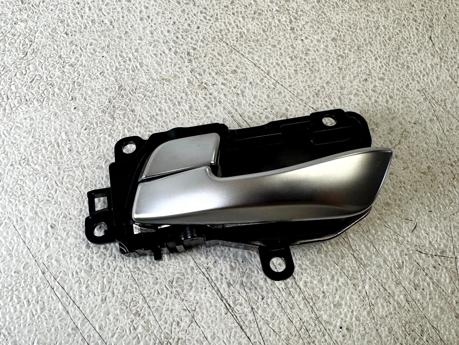 16-20 KIA SORENTO REAR LEFT LH DRIVER SIDE INTERIOR DOOR HANDLE