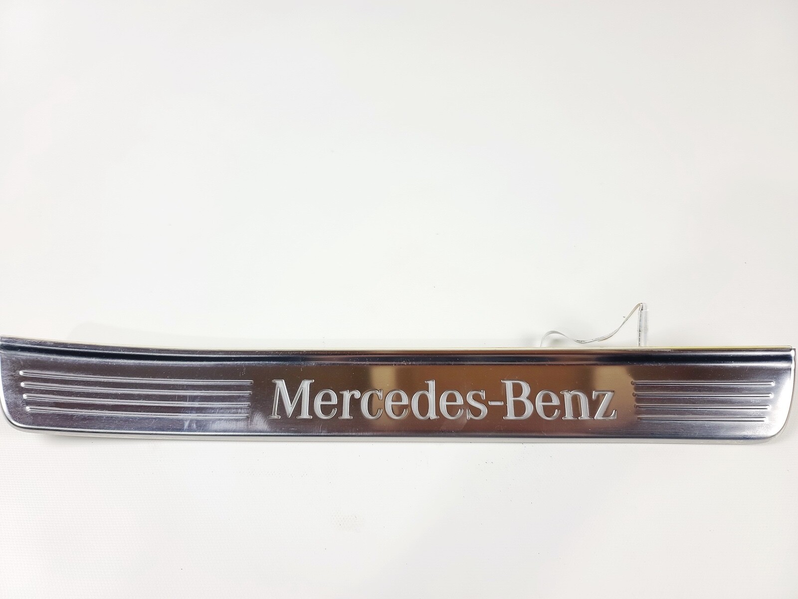 14-17 MERCEDES BENZ S550 REAR RIGHT SIDE ILLUMINATED DOOR SCUFF KICK PLATE