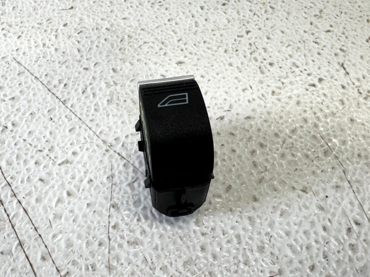 17-19 FORD ESCAPE REAR LEFT LH DRIVER SIDE DOOR WINDOW CONTROL SWITCH BUTTON