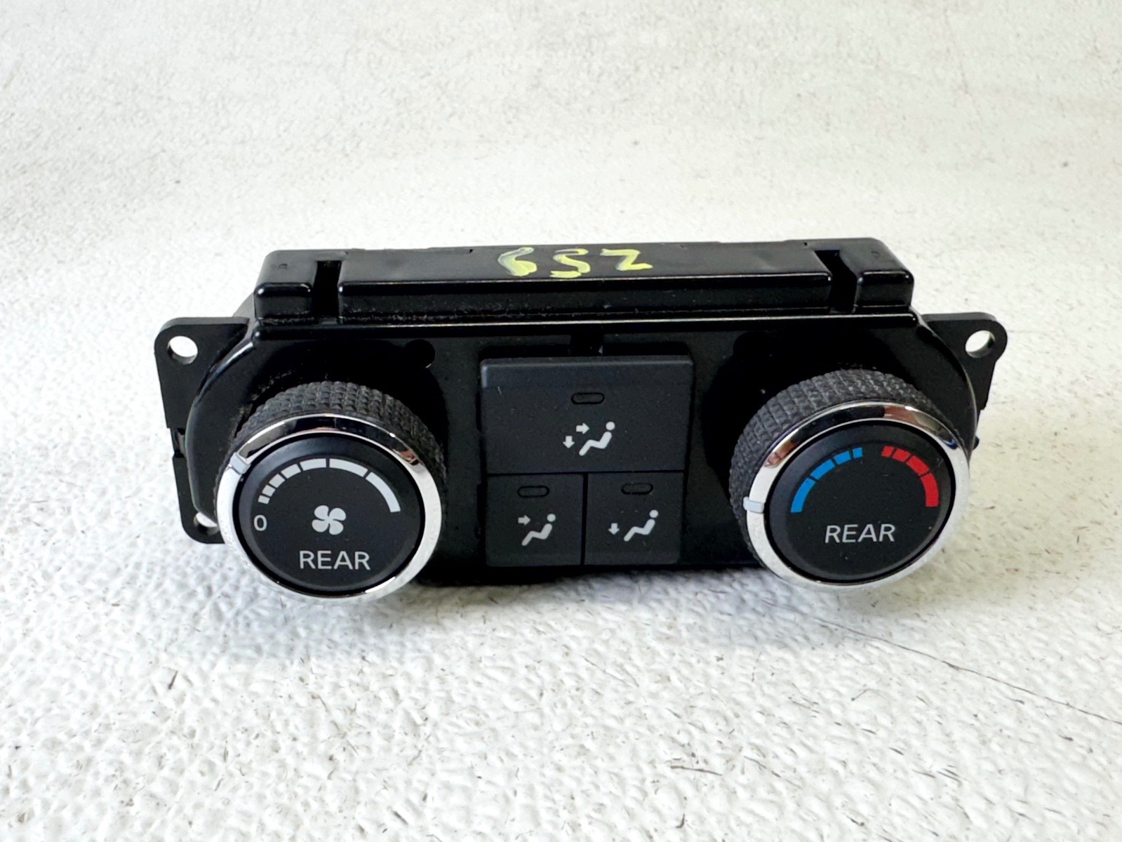 08-15 NISSAN ARMADA REAR A/C HEATER TEMPERATURE CLIMATE CONTROL SWITCH PANEL