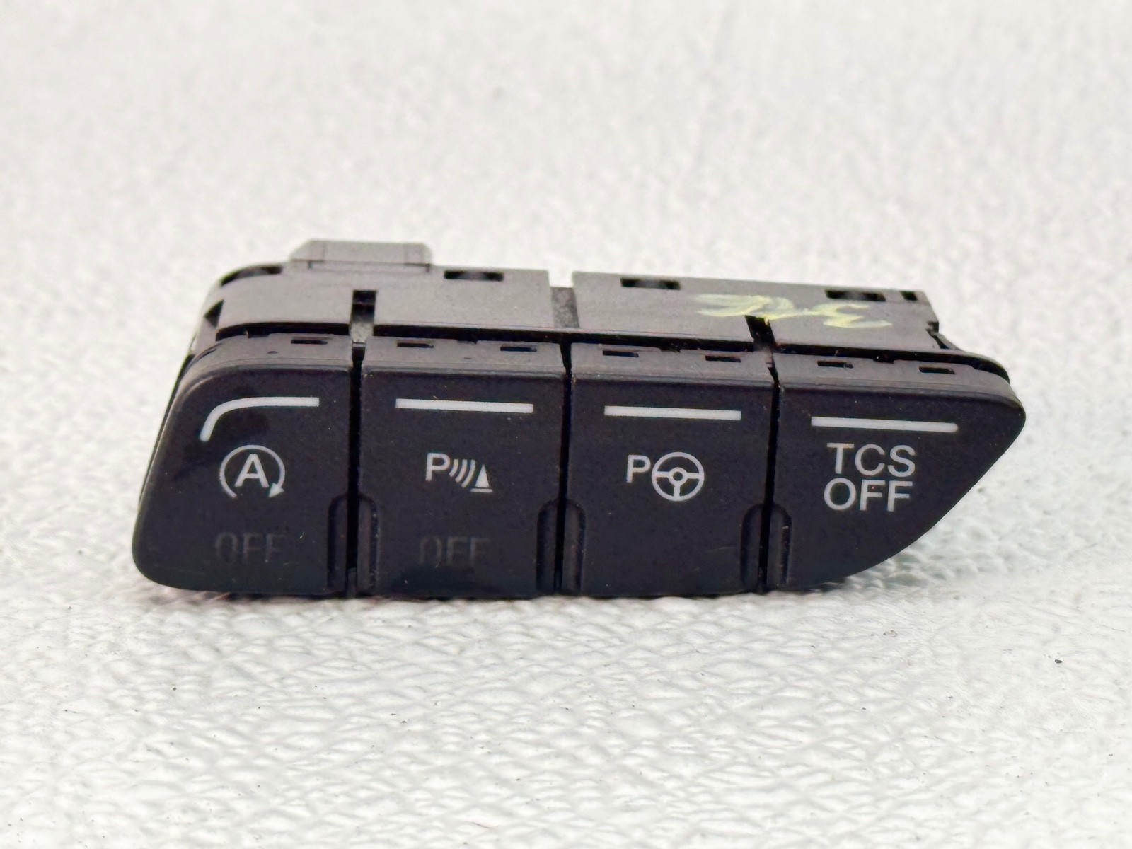 17-19 FORD ESCAPE TRACTION CONTROL SWITCH PANEL