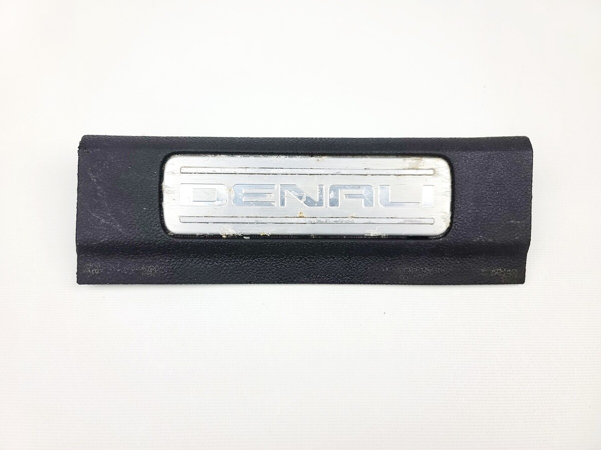 07-14 GMC YUKON REAR LEFT LH OR RIGHT RH DOOR SILL PLATE COVER PANEL TRIM