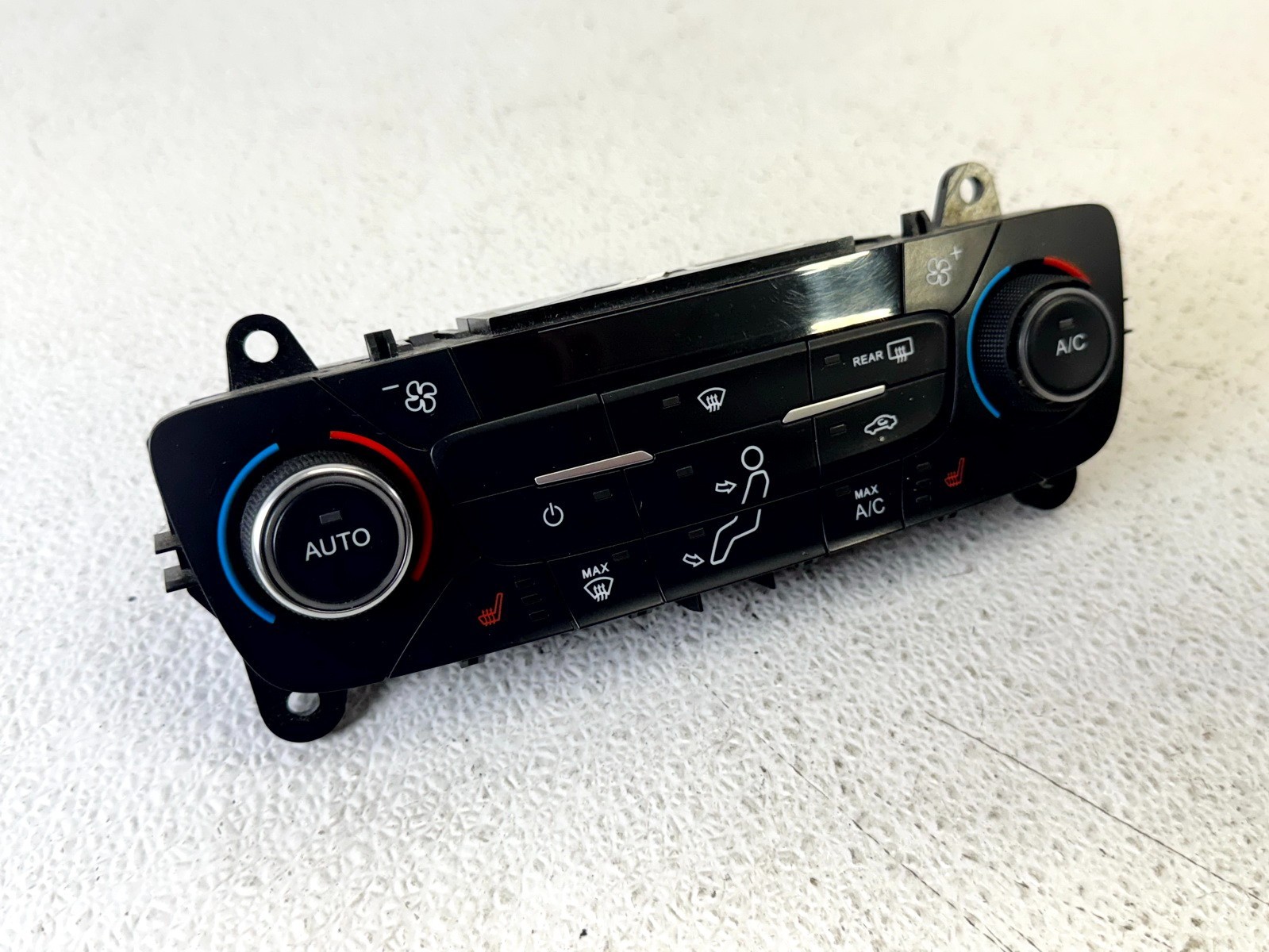17-19 FORD ESCAPE DASH TEMPERATURE CLIMATE A / C CONTROL SWITCH PANEL