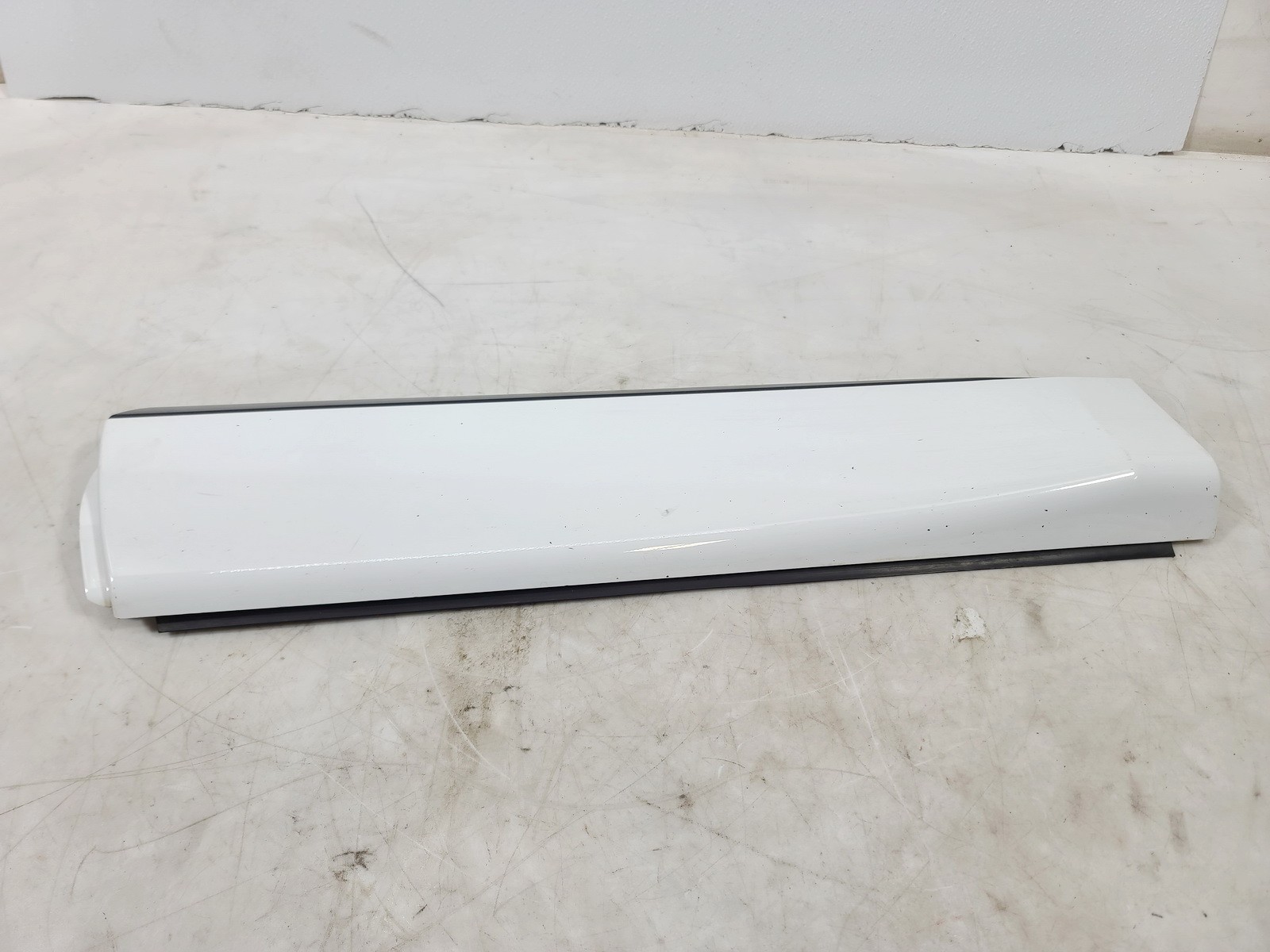 17-20 JAGUAR F-PACE REAR LEFT LH DRIVER SIDE DOOR LOWER MOLDING COVER PANEL