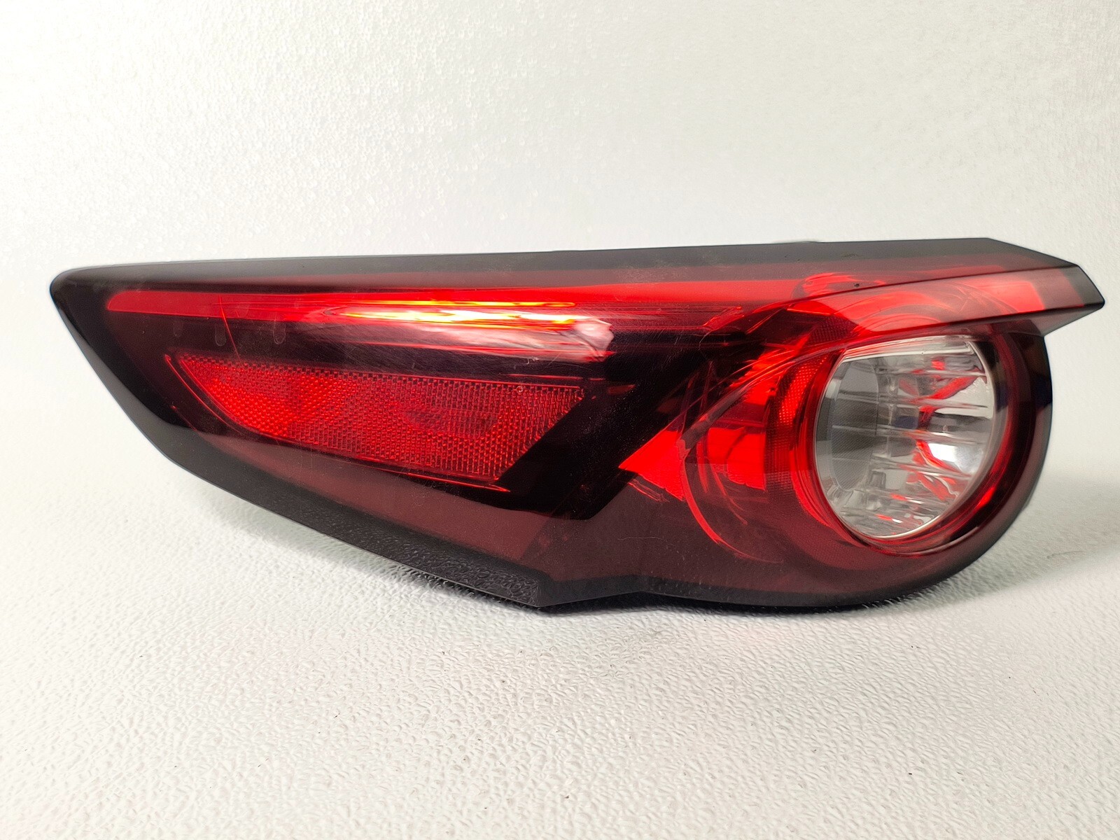 16-23 MAZDA CX-9 CX9 REAR LEFT DRIVER SIDE TRUNK OUTER TAILLIGHT LIGHT LAMP