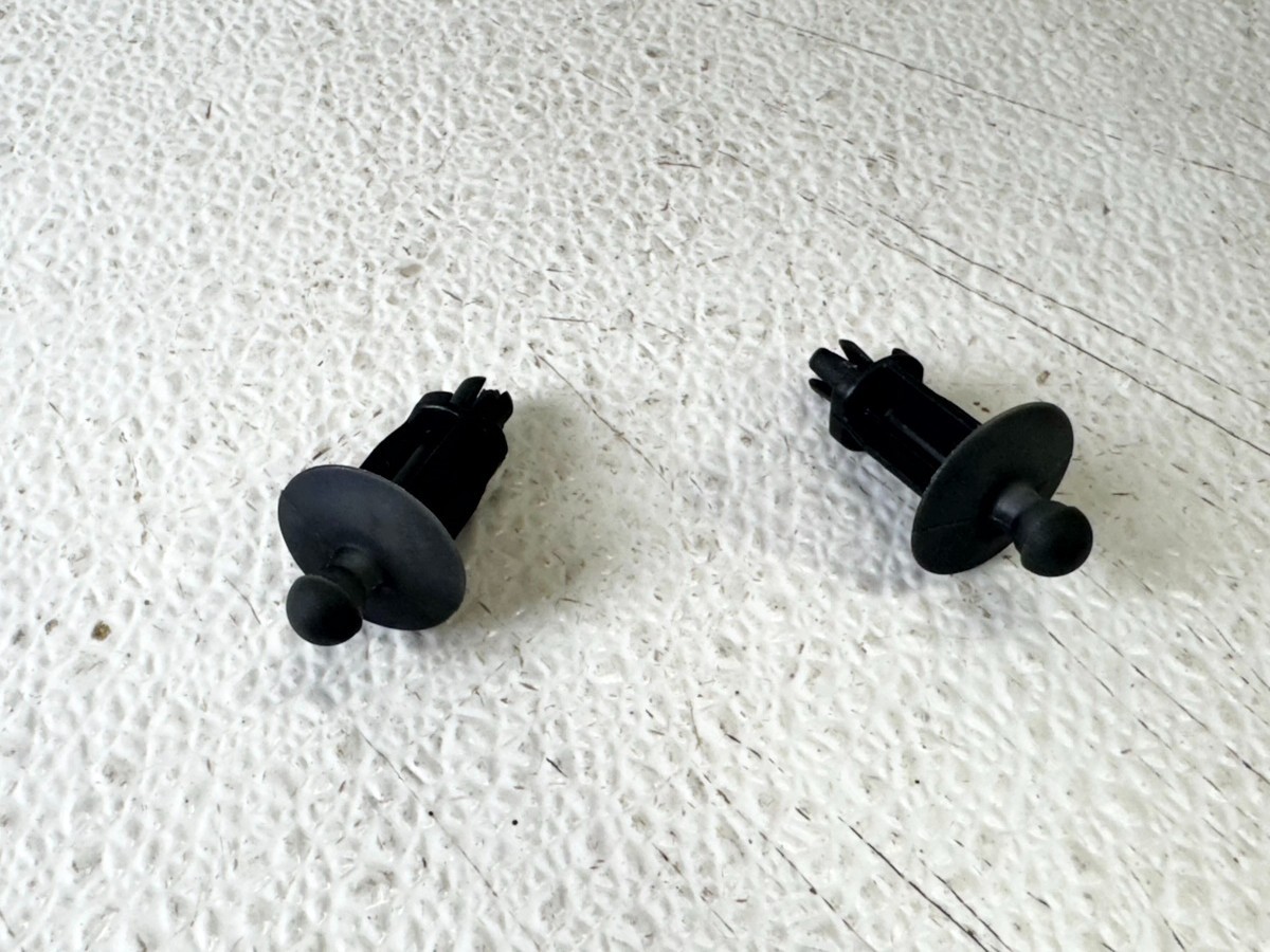 19-25 MAZDA 3 TAILGATE LIFTGATE HANGER STRAP CLIP PIN SET OF 2