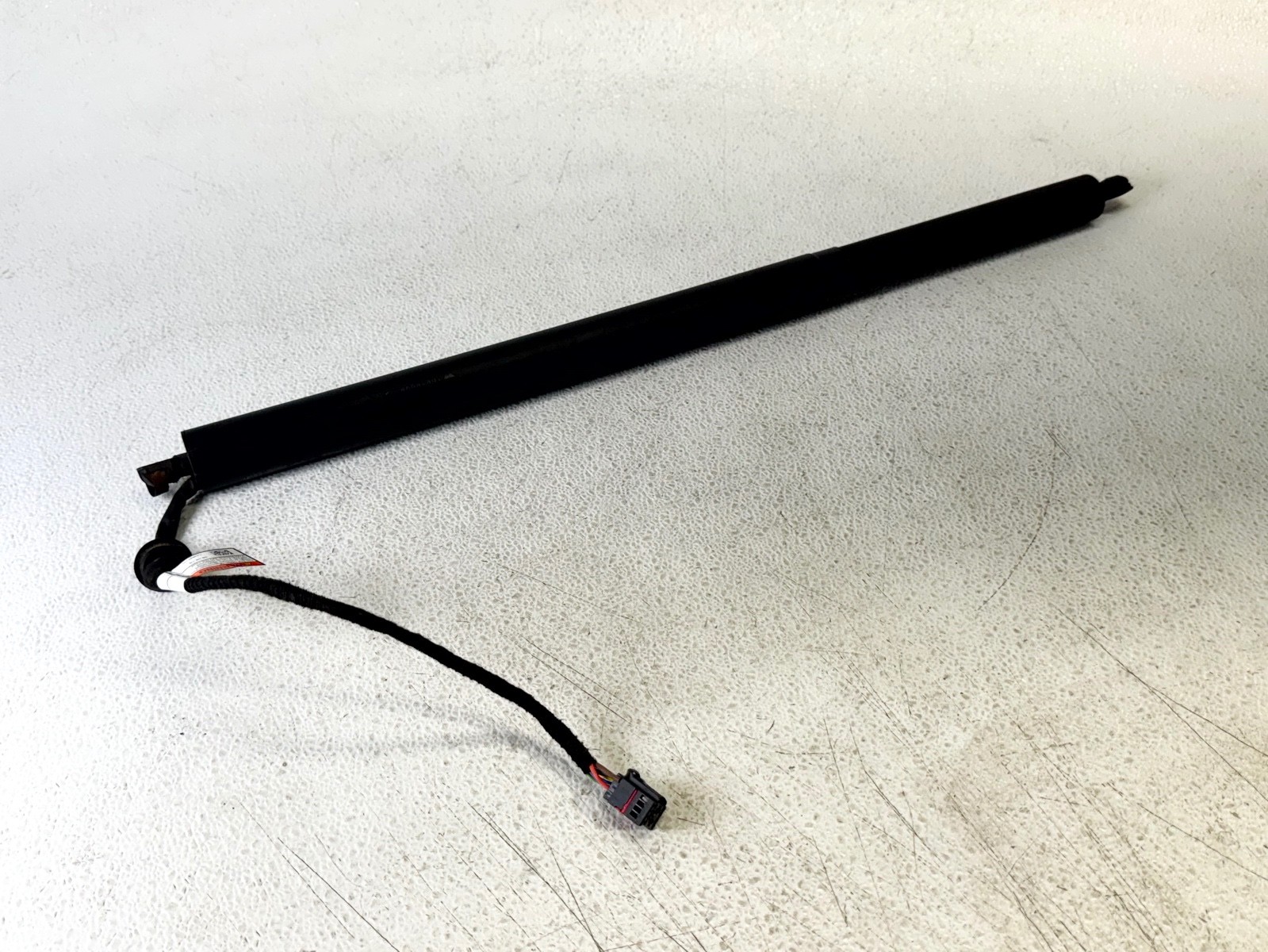 17-20 JAGUAR F-PACE REAR LEFT DRIVER SIDE LIFTGATE LIFT SUPPORT SHOCK STRUT