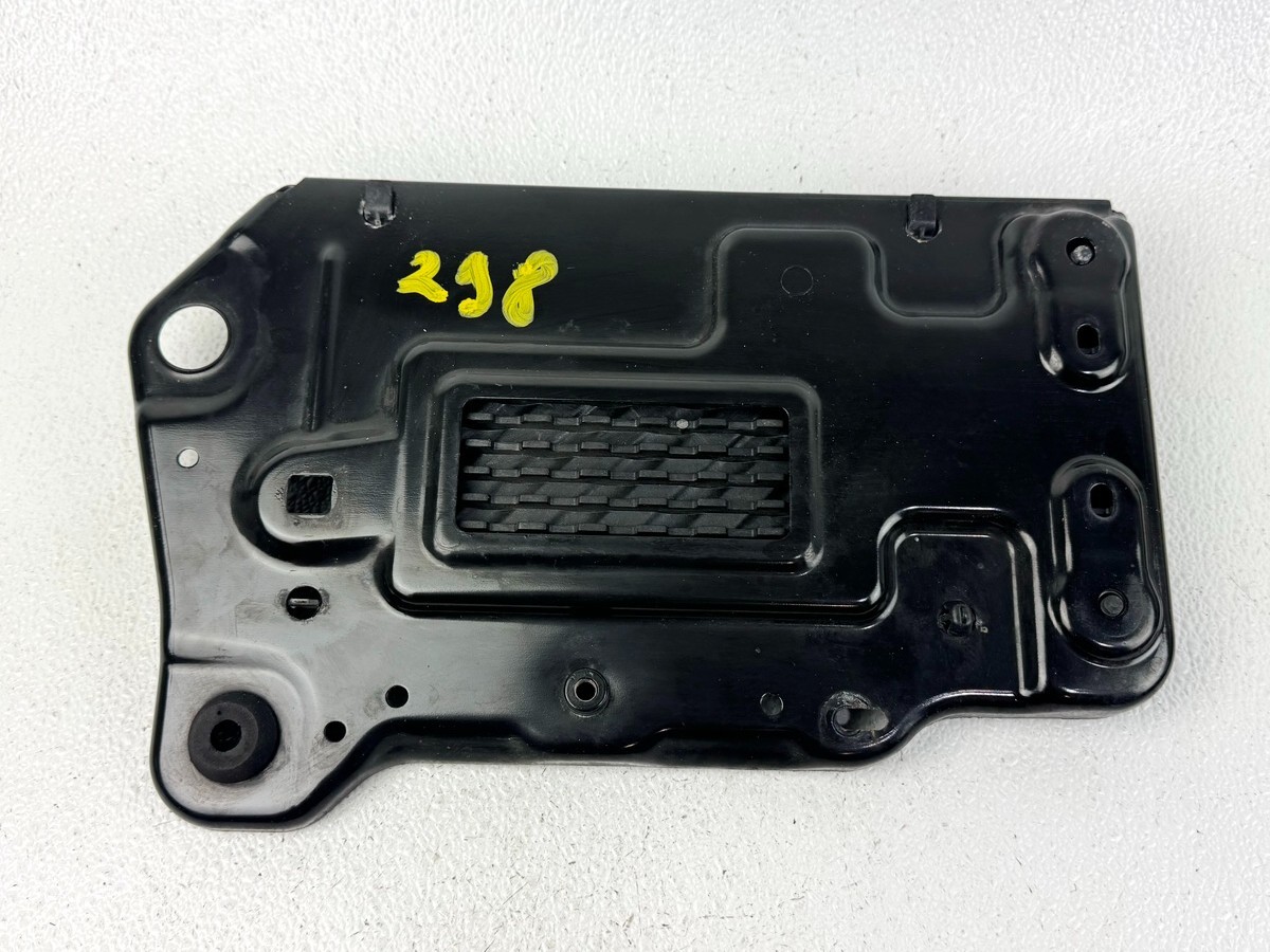 17-19 INFINITI QX30 BATTERY PAD TRAY BOX HOLDER PLATE INSULATOR