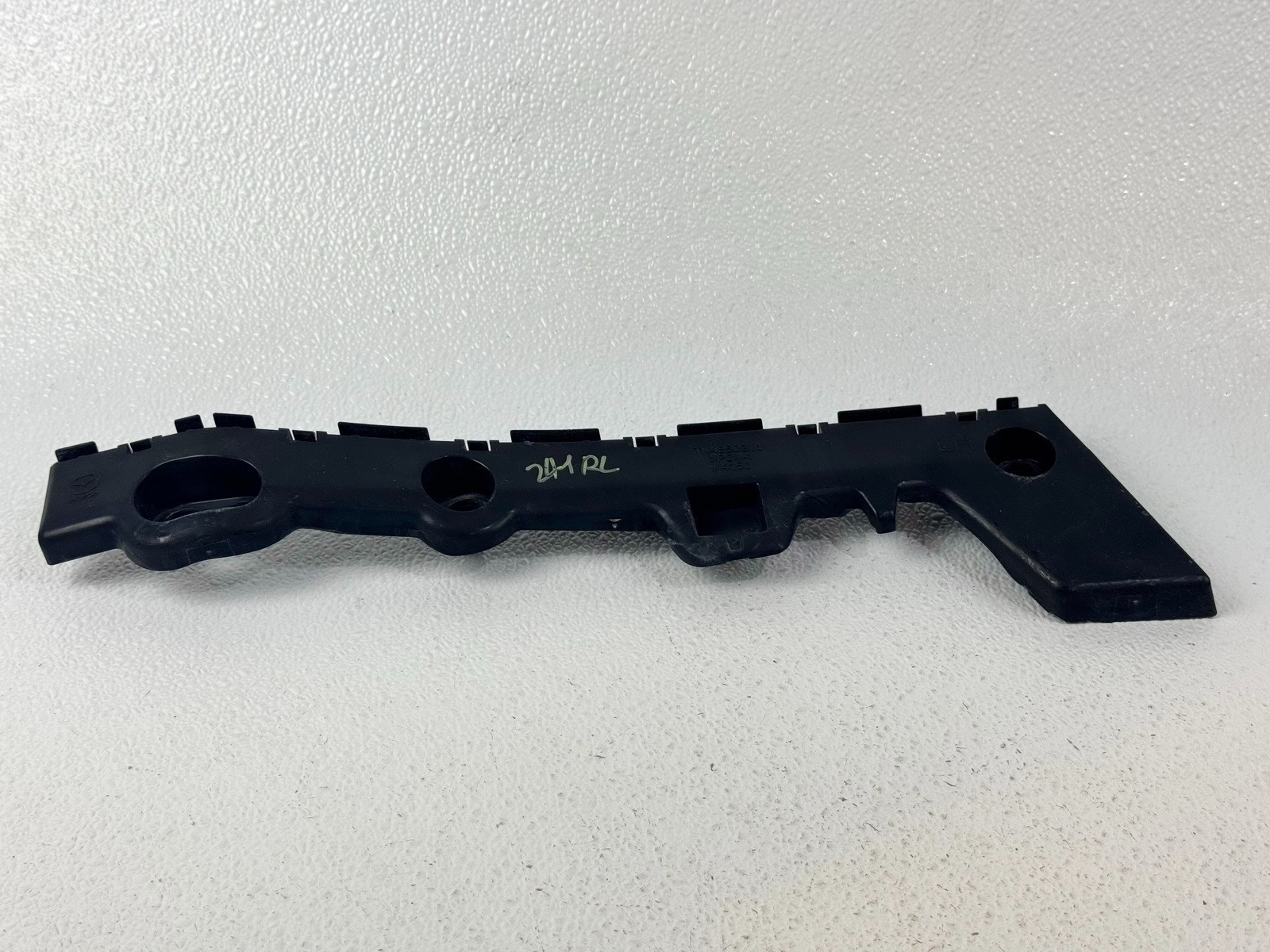16-23 MAZDA CX-9 CX9 REAR BUMPER LEFT LH DRIVER SIDE RETAINER MOUNT BRACKET