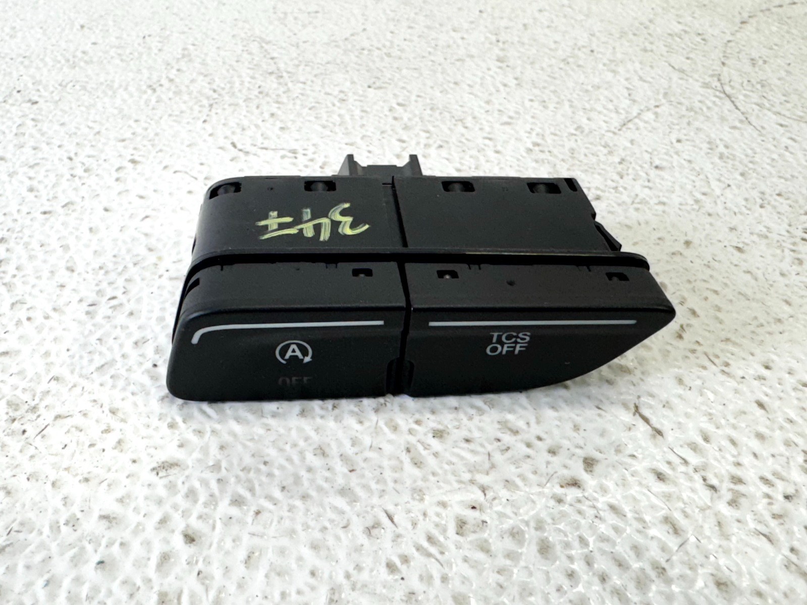 17-19 FORD ESCAPE DASH DASHBOARD START STOP & TRACTION CONTROL SWITCH PANEL