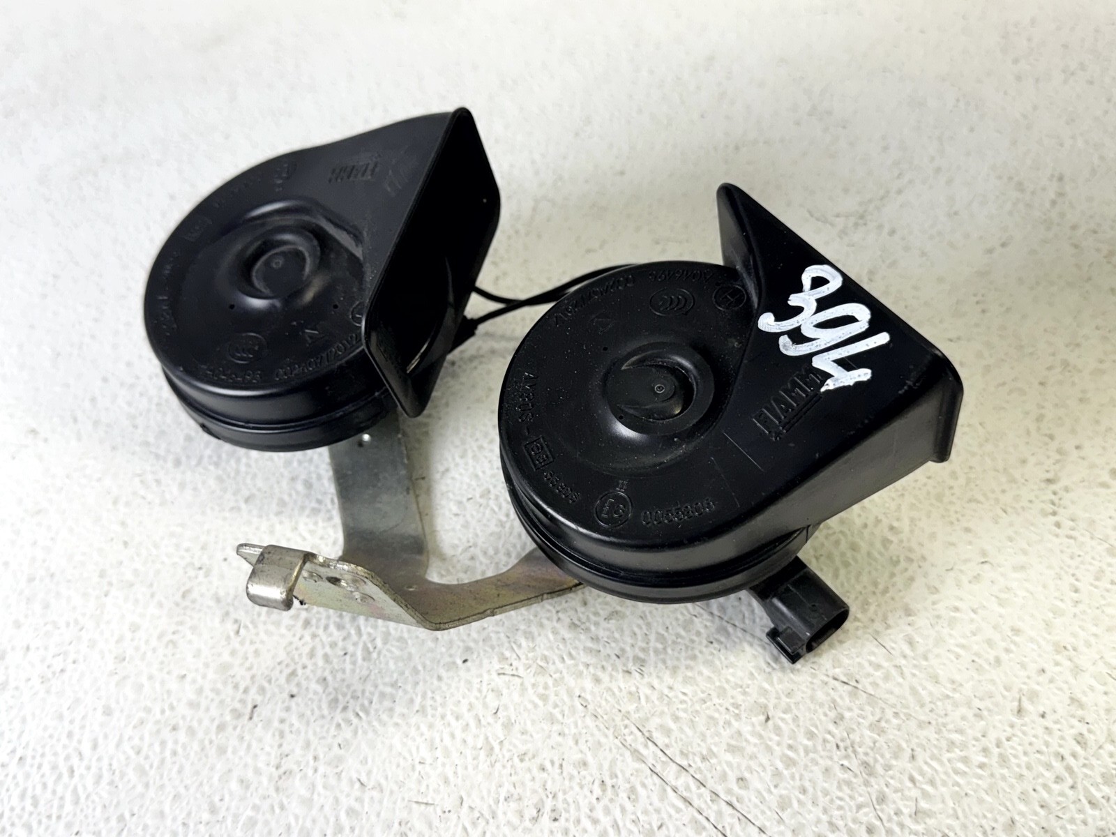 13-16 LINCOLN MKZ DUAL DOUBLE NOTE TONE HORN SIGNAL ASSEMBLY