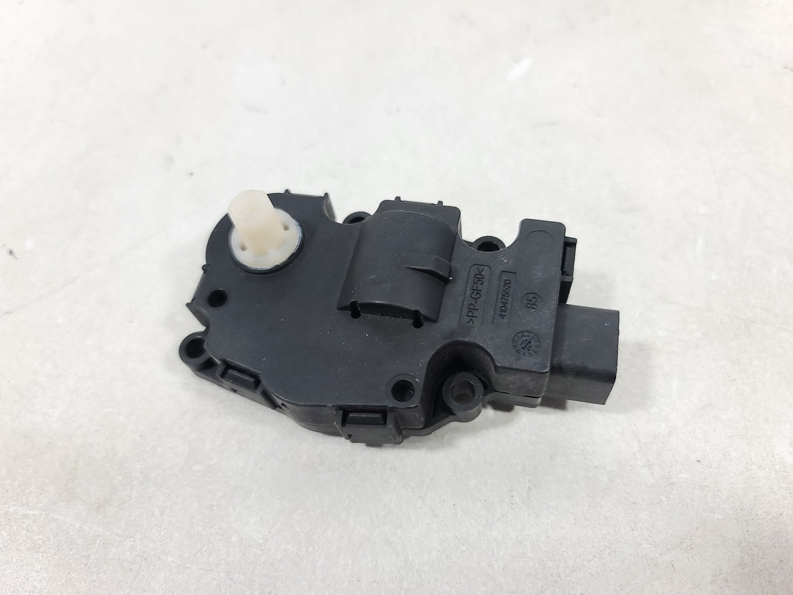 11-17 VOLKSWAGEN TOUAREG AC HVAC FLAP DOOR AIR ACTUATOR INTAKE CONTROL MOTOR