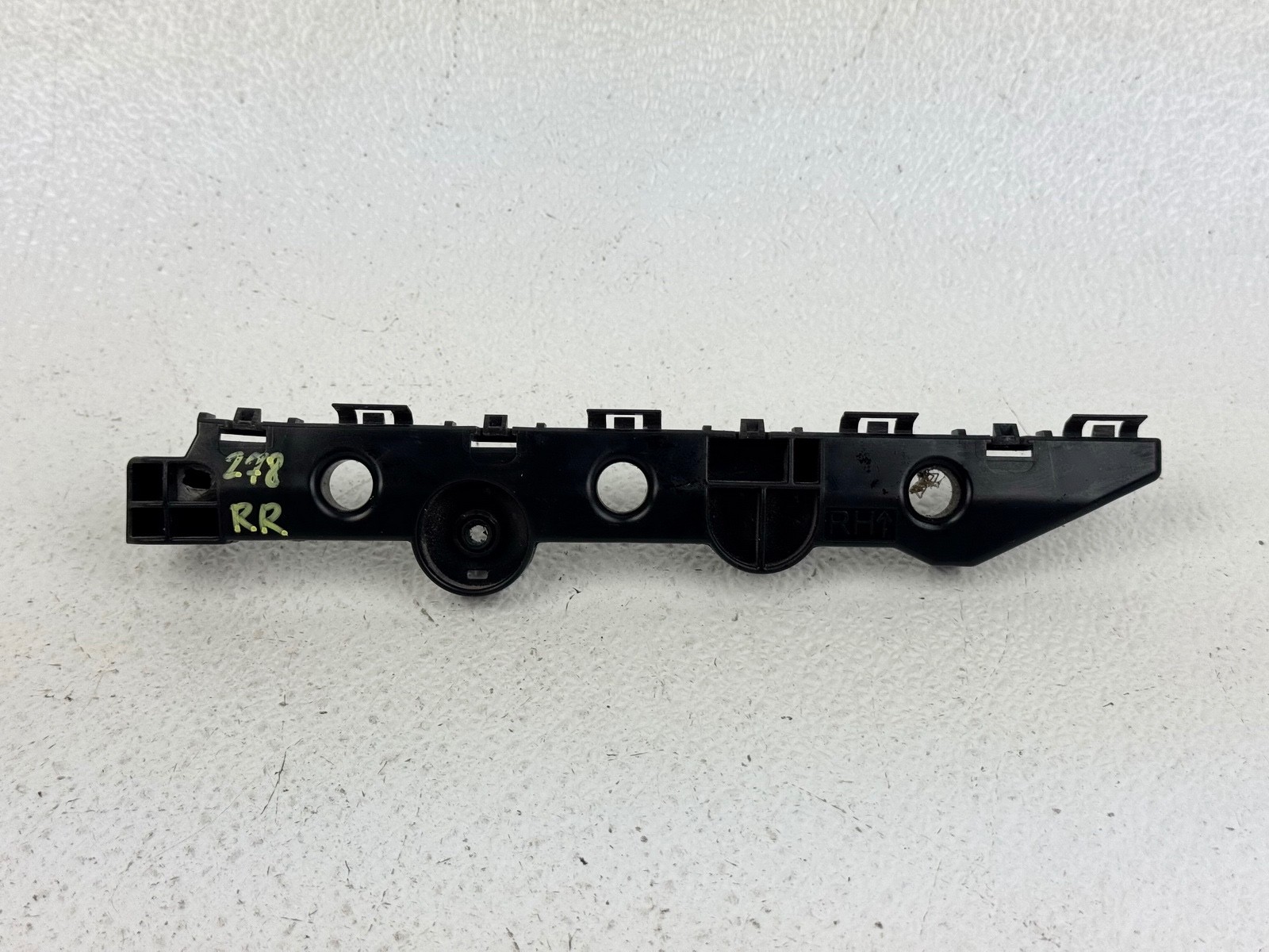 14-23 INFINITI Q50 BUMPER REAR RIGHT PASSENGER SIDE BRACKET MOUNT RETAINER