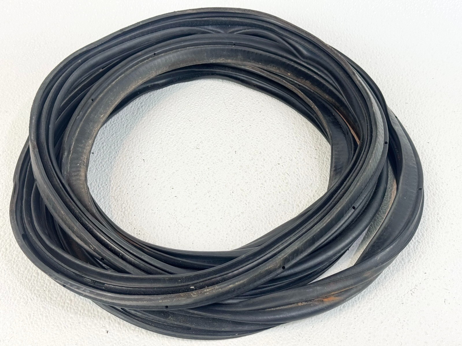 13-20 INFINITI JX35 QX60 REAR TRUNK TAILGATE LIFTGATE WEATHERSTRIP SEAL