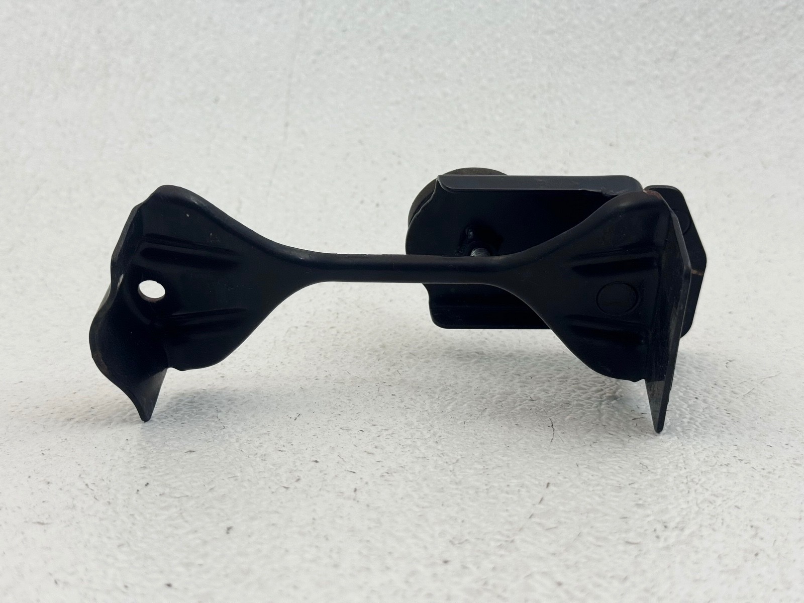 13-20 INFINITI JX35 QX60 BATTERYTIE DOWN HOLDER BRACKET MOUNT