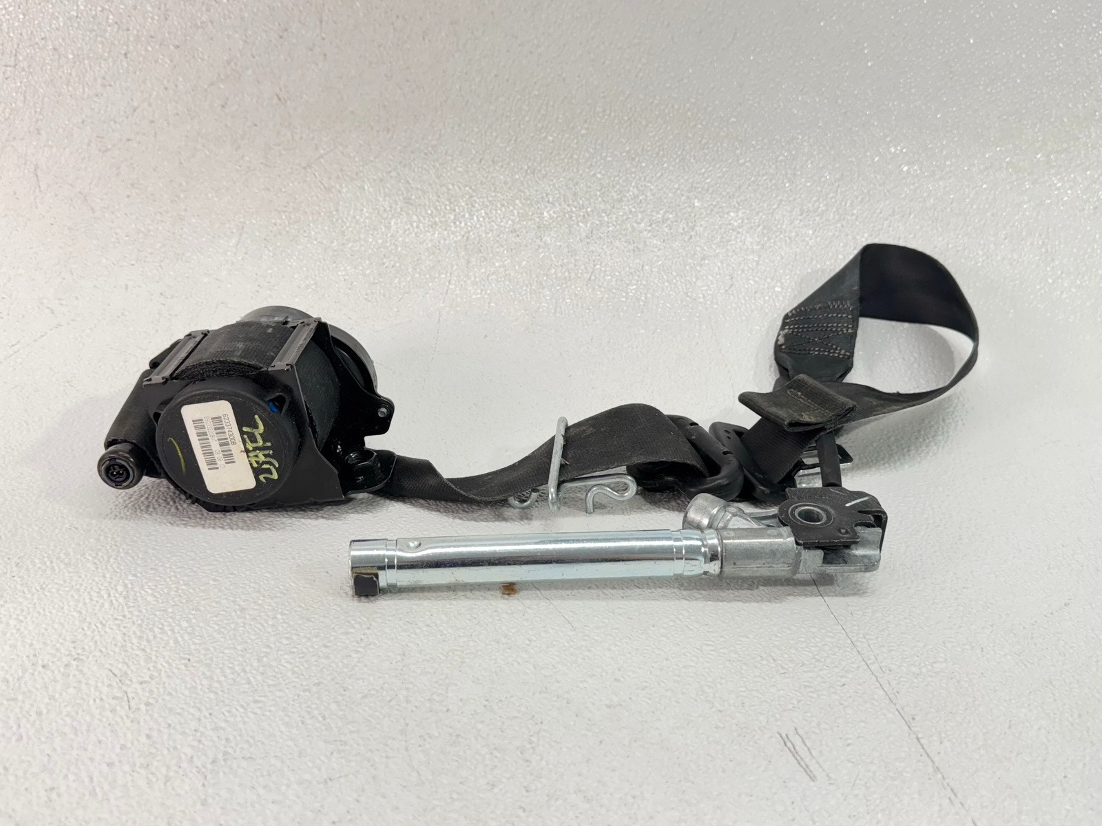 13-18 FORD FOCUS FRONT LEFT LH DRIVER SIDE SEAT BELT RETRACTOR ASSEMBLY