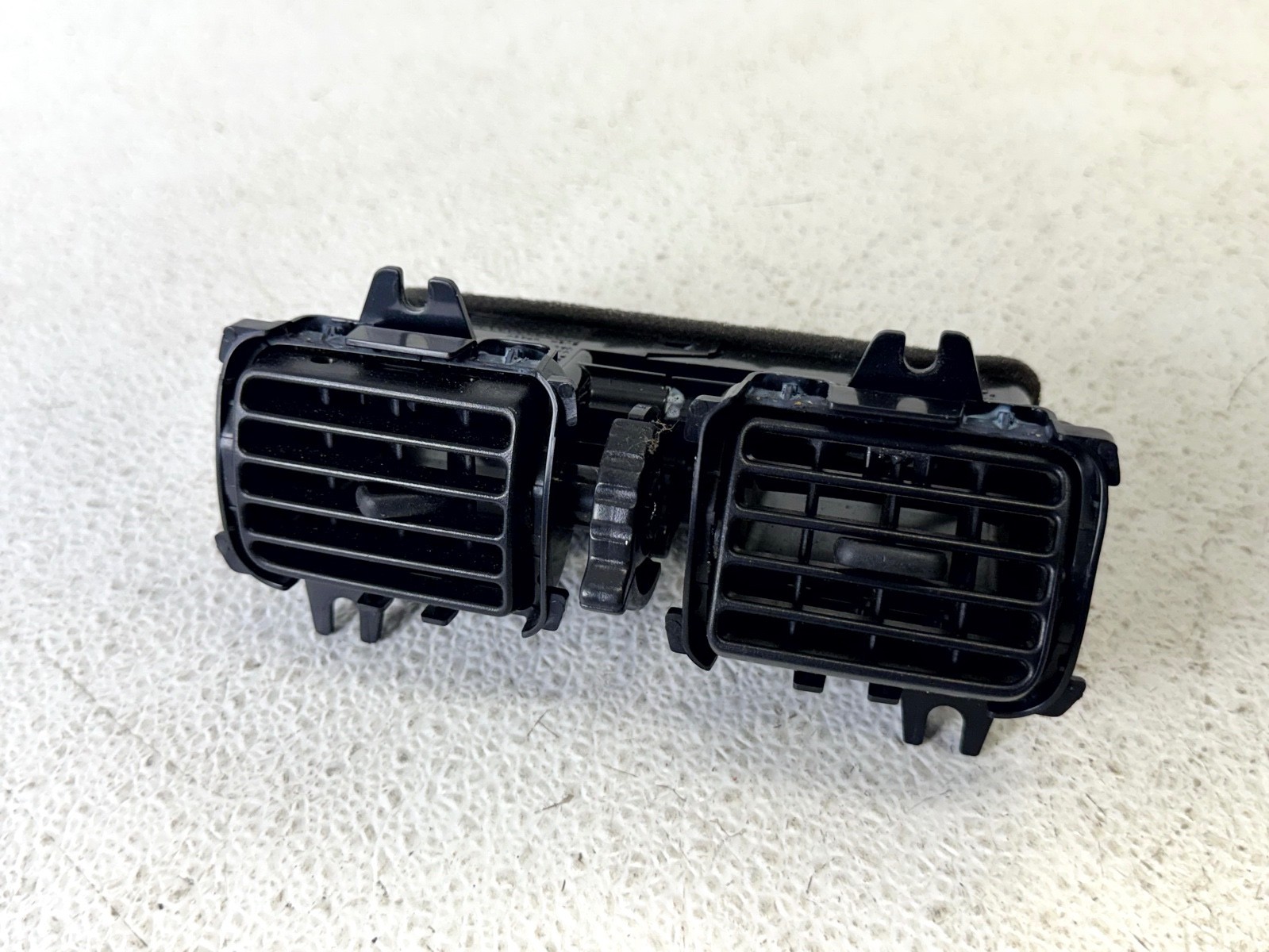 13-20 INFINITI QX60 JX35 REAR CENTER CONSOLE AIR VENT GRILLE PANEL TRIM