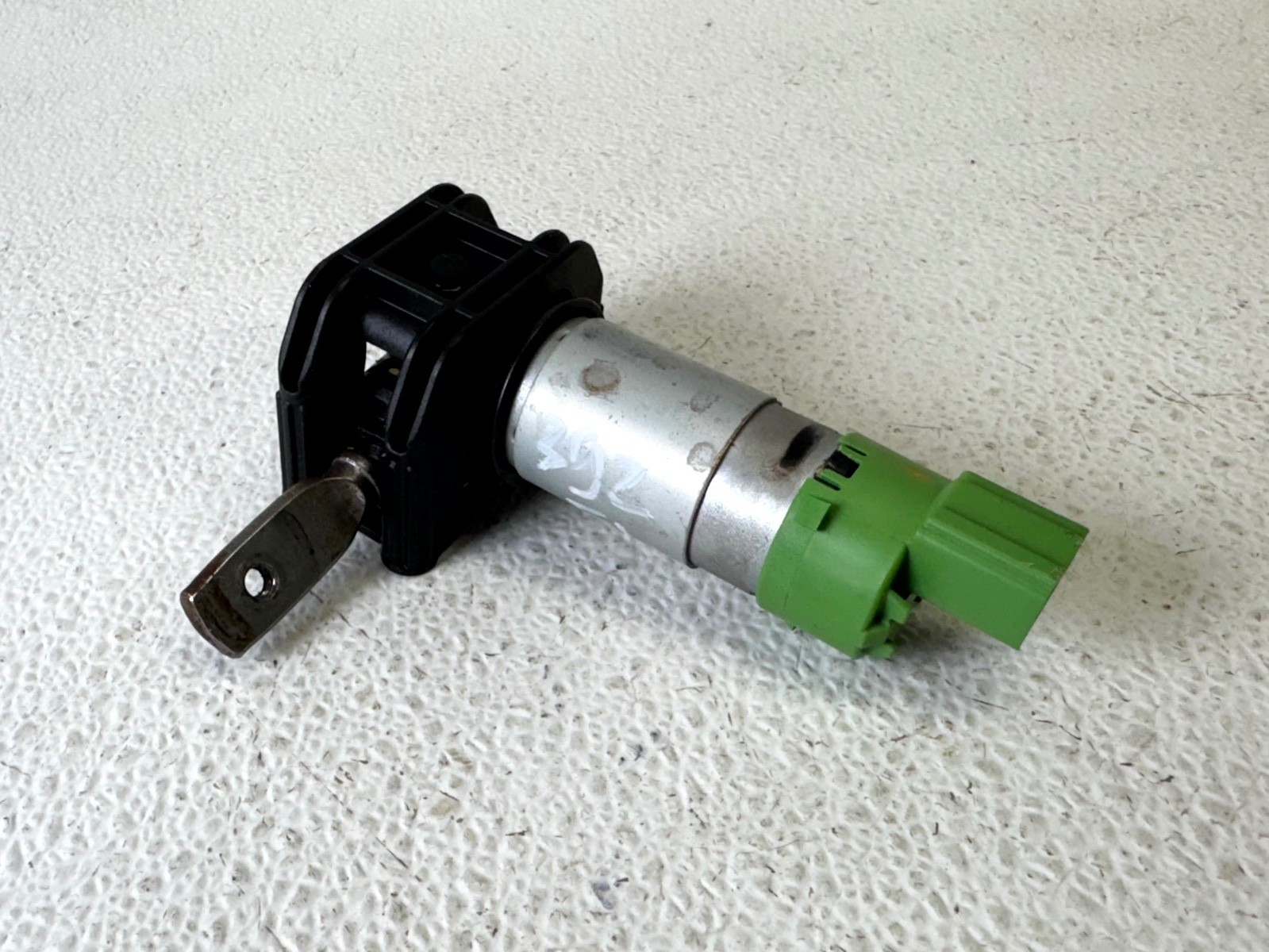13-20 FORD FUSION FRONT LEFT LH DRIVER SIDE SEAT HEIGHT ADJUSTMENT MOTOR