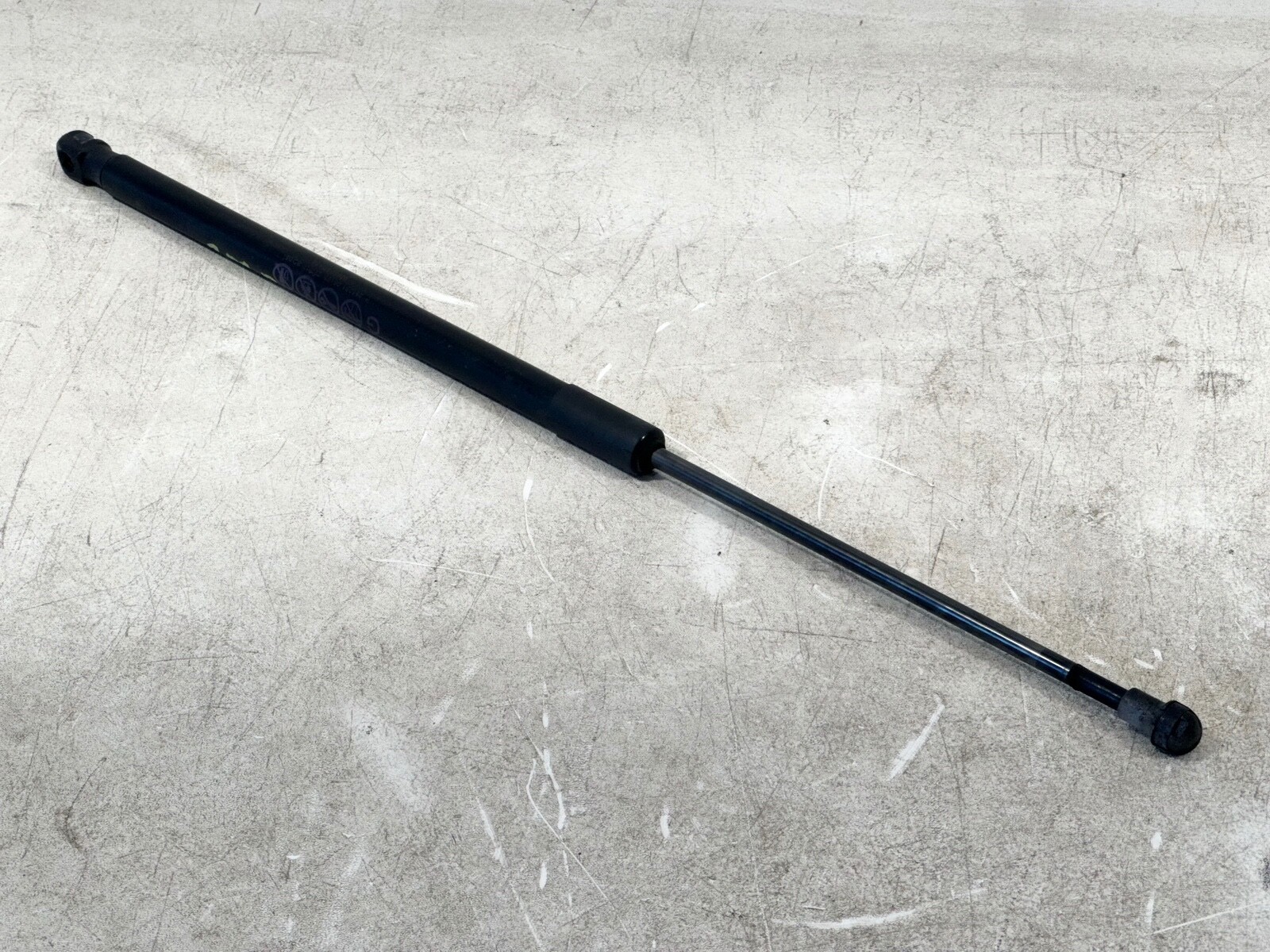 17-19 INFINITI QX30 FRONT RIGHT RH PASS SIDE HOOD BONNET CYLINDER STRUT LIFT