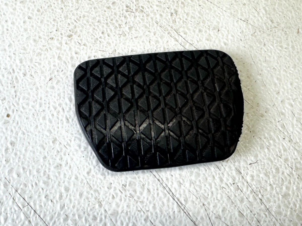 19-25 MAZDA 3 BRAKE PEDAL PAD TRIM COVER PANEL