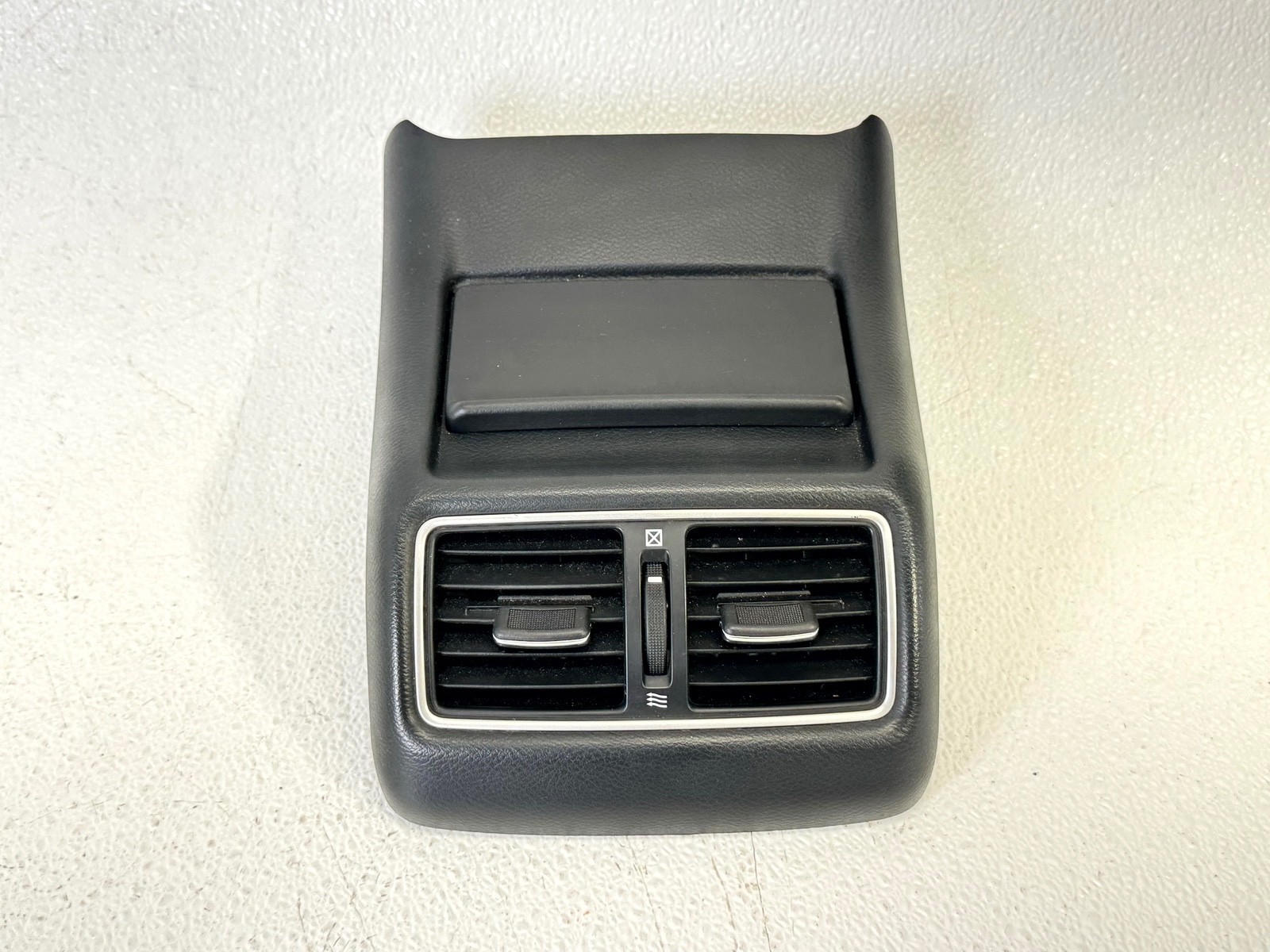 14-19 INFINITI Q50 REAR CENTER CONSOLE AC HEATER AIR VENT GRILLE TRIM COVER
