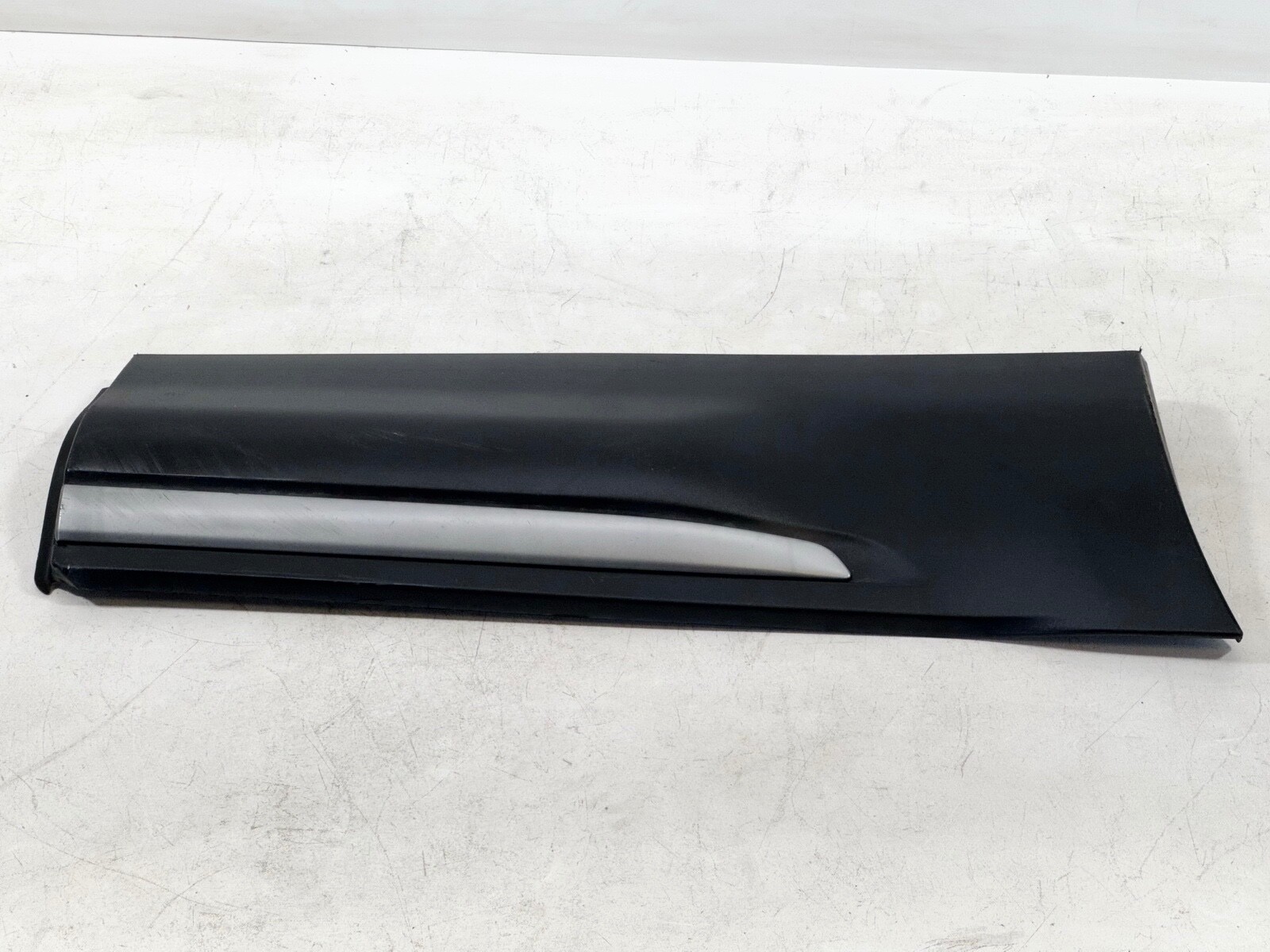 12-15 RANGE ROVER EVOQUE REAR RIGHT RH PASS SIDE DOOR LOWER MOLDING PANEL