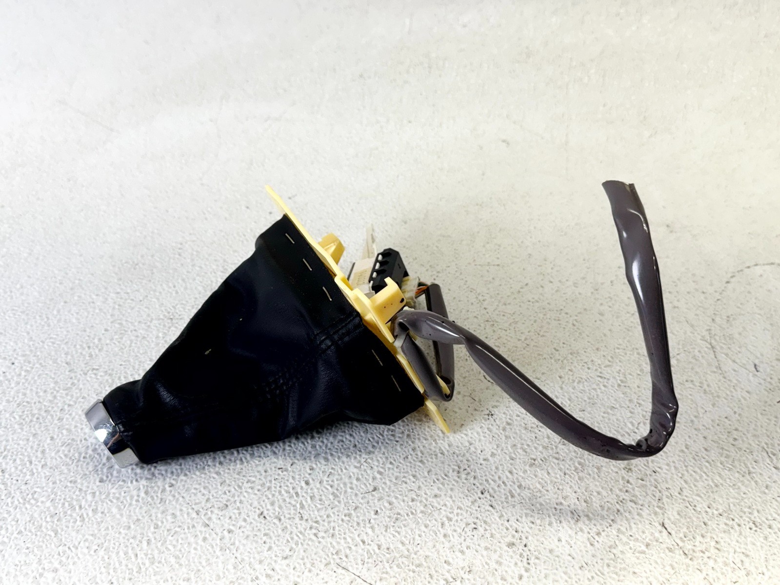 11-14 INFINITI QX56 QX80 AUTOMATIC TRANSMISSION GEAR SHIFTER LEVER BOOT