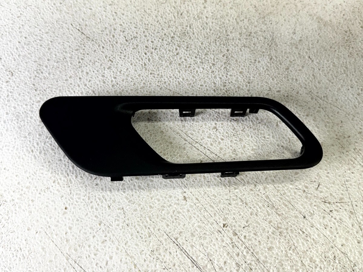 22-25 NISSAN PATHFINDER FRONT RIGHT RH SIDE INTERIOR DOOR HANDLE TRIM BEZEL