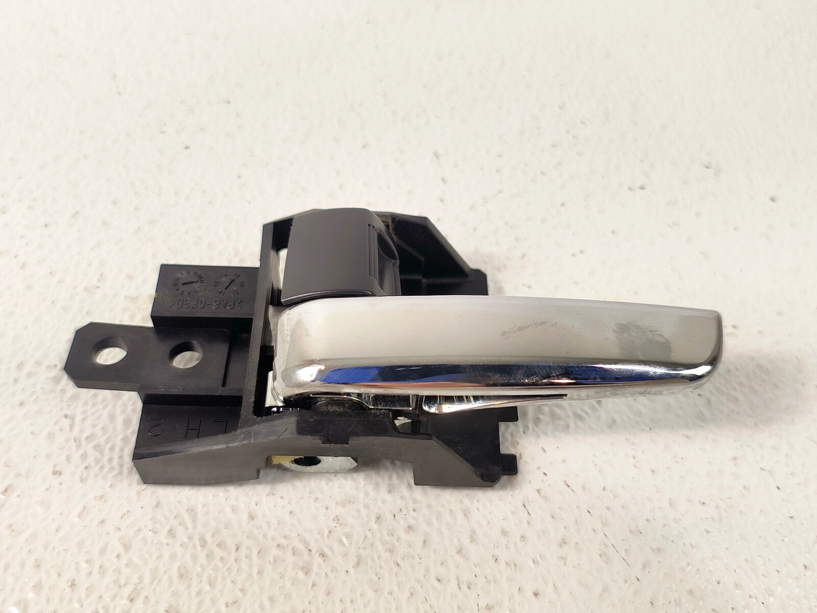 14-23 MITSUBISHI OUTLANDER REAR LEFT SIDE INTERIOR DOOR HANDLE COVER