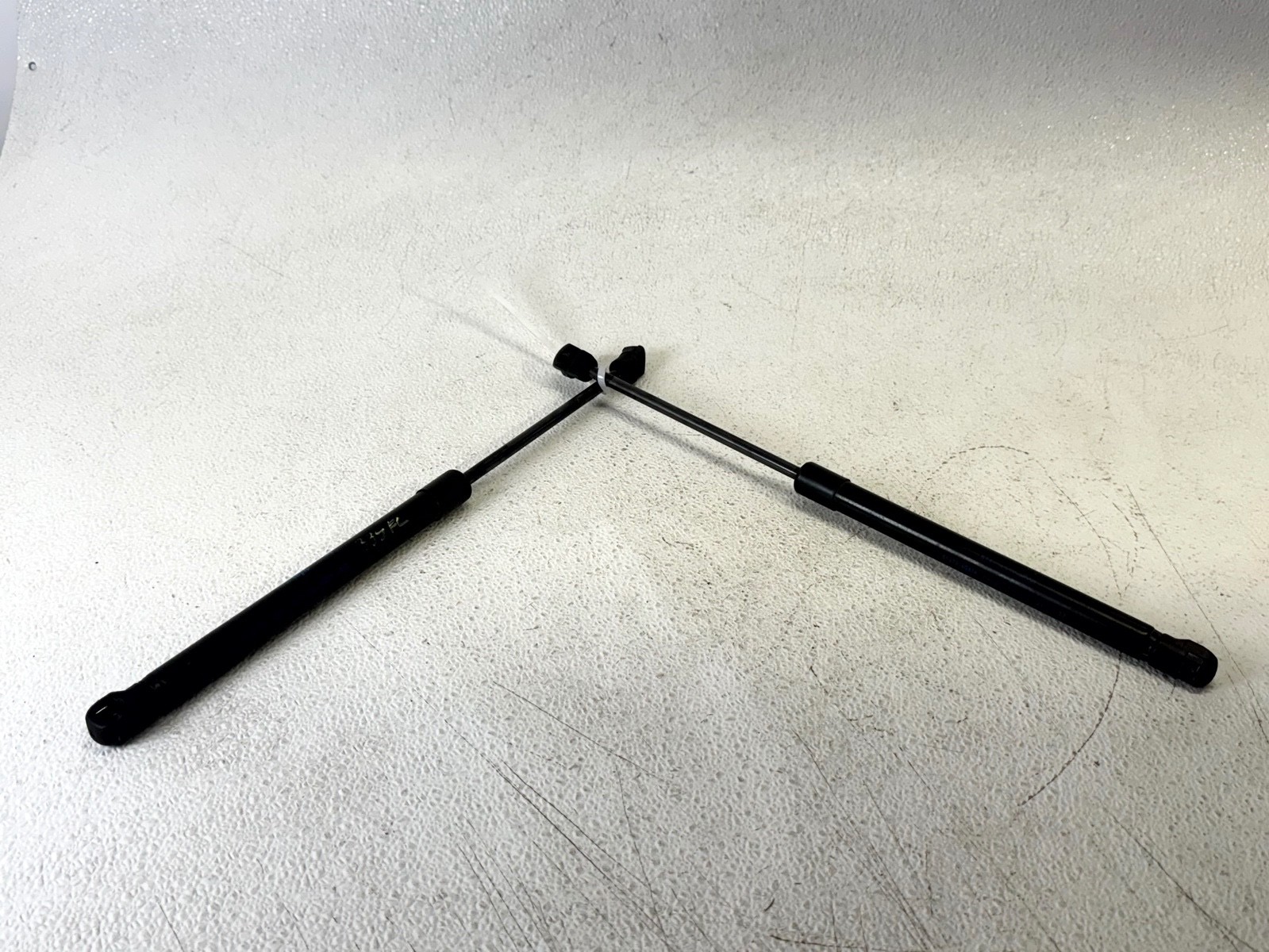 14-23 INFINITI Q50 LEFT & RIGHT BONNET HOOD LIFT SUPPORT CYLINDER STRUT SET