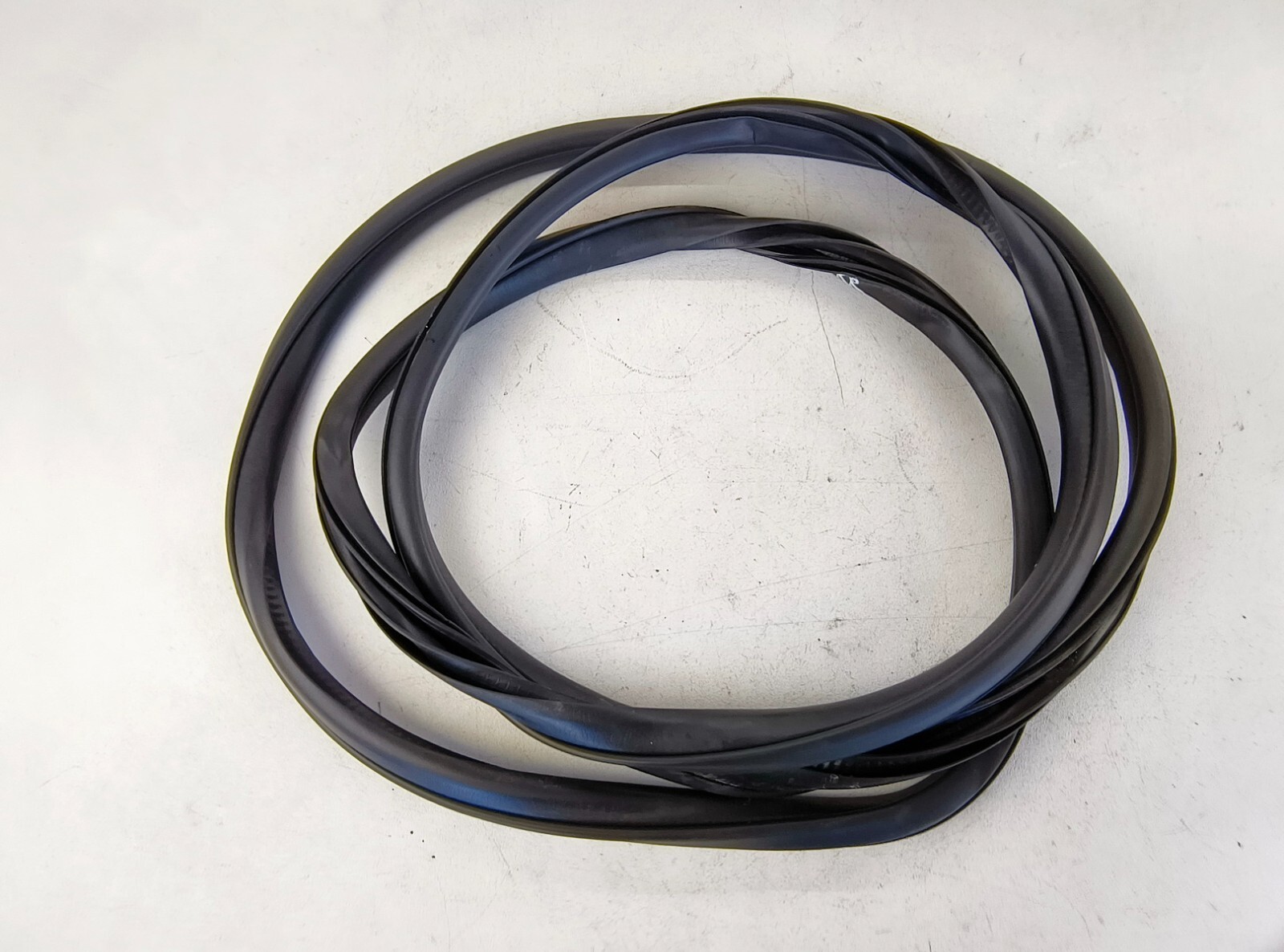 13-20 INFINITI JX35 QX60 REAR RIGHT SIDE DOOR BODY WEATHERSTRIP SEAL