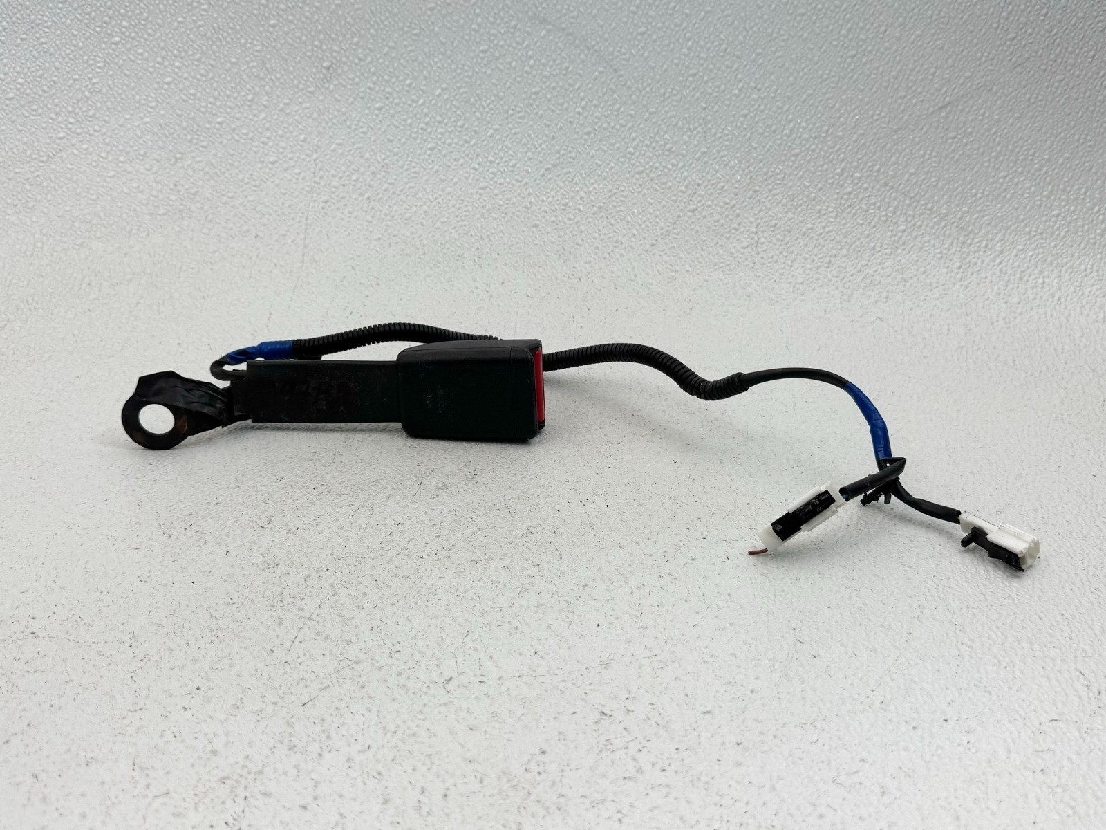 14-23 INFINITI Q50 FRONT RIGHT RH PASS SIDE SEAT BELT BUCKLE RECIEVER