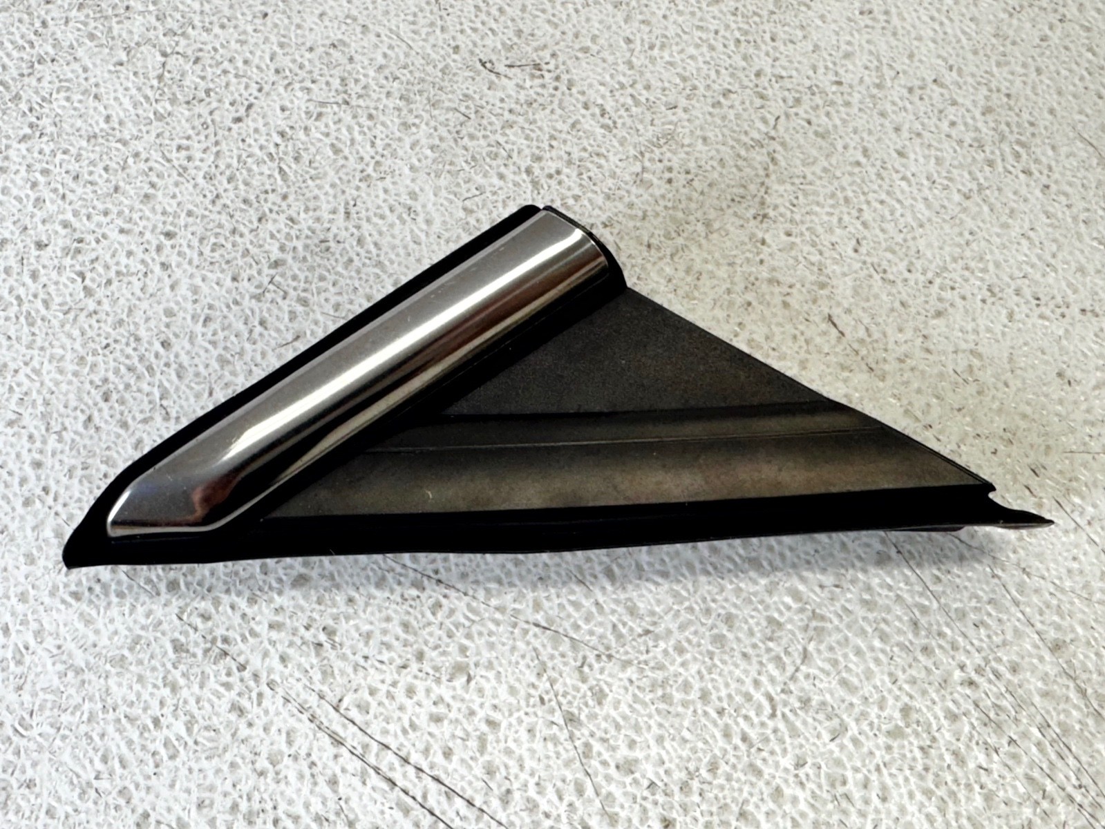 13-20 FORD FUSION RIGHT PASS RH SIDE FENDER CORNER MOLDING COVER TRIM PANEL