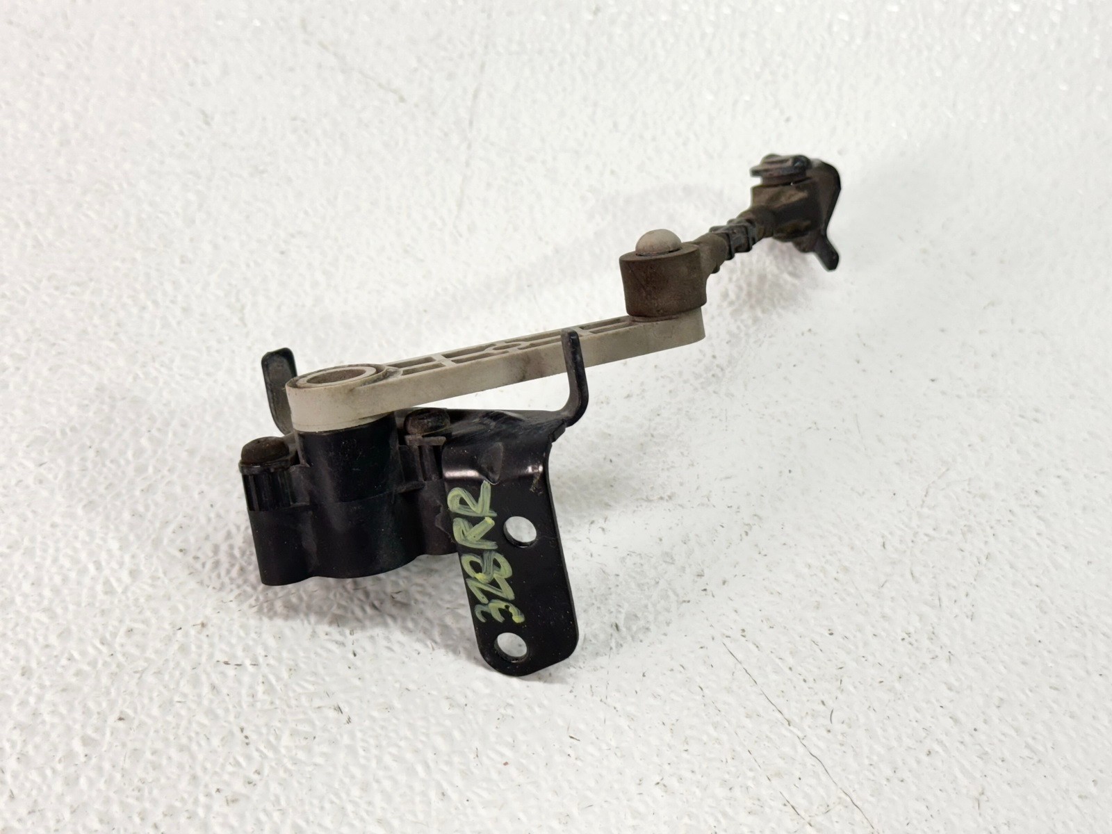 17-20 JAGUAR F-PACE REAR RIGHT RH PASS SIDE SUSPENSION HEIGHT LEVEL SENSOR