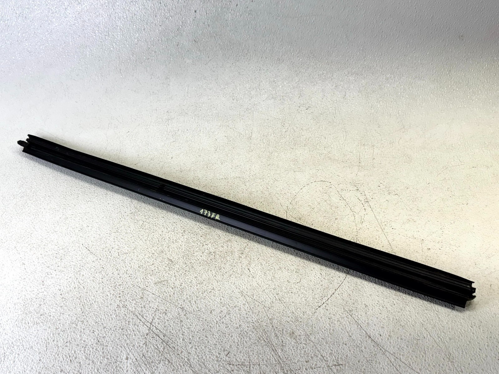 16-23 MAZDA CX-9 CX9 FRONT RIGHT RH PASS SIDE INNER DOOR WINDOW BELT SEAL