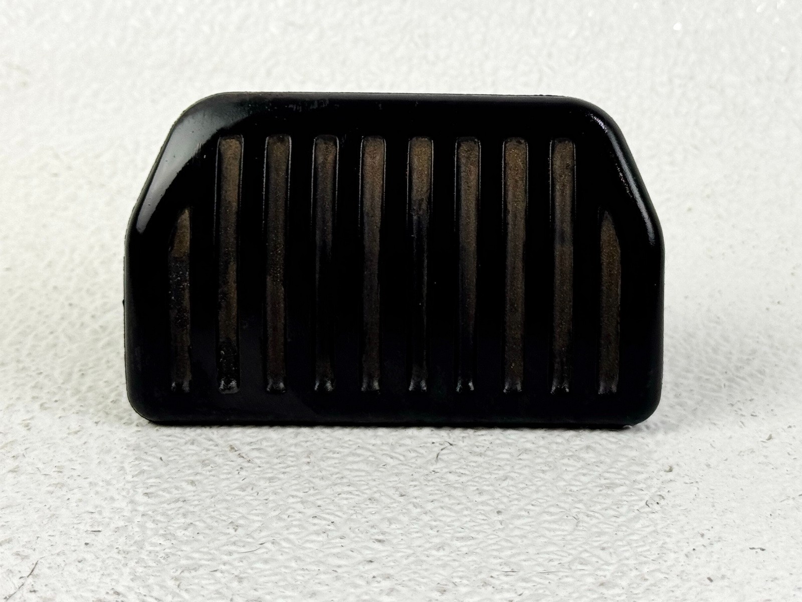15-19 LAND ROVER DISCOVERY SPORT A/T BRAKE PEDAL PAD COVER RUBBER