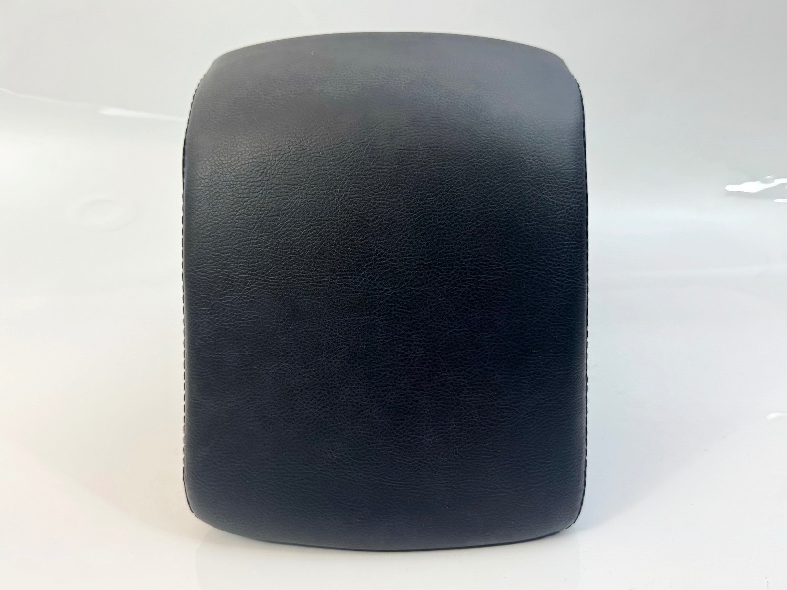 14-18 MAZDA 3 FRONT CENTER CONSOLE ARM REST ARMREST LID TRIM PANEL