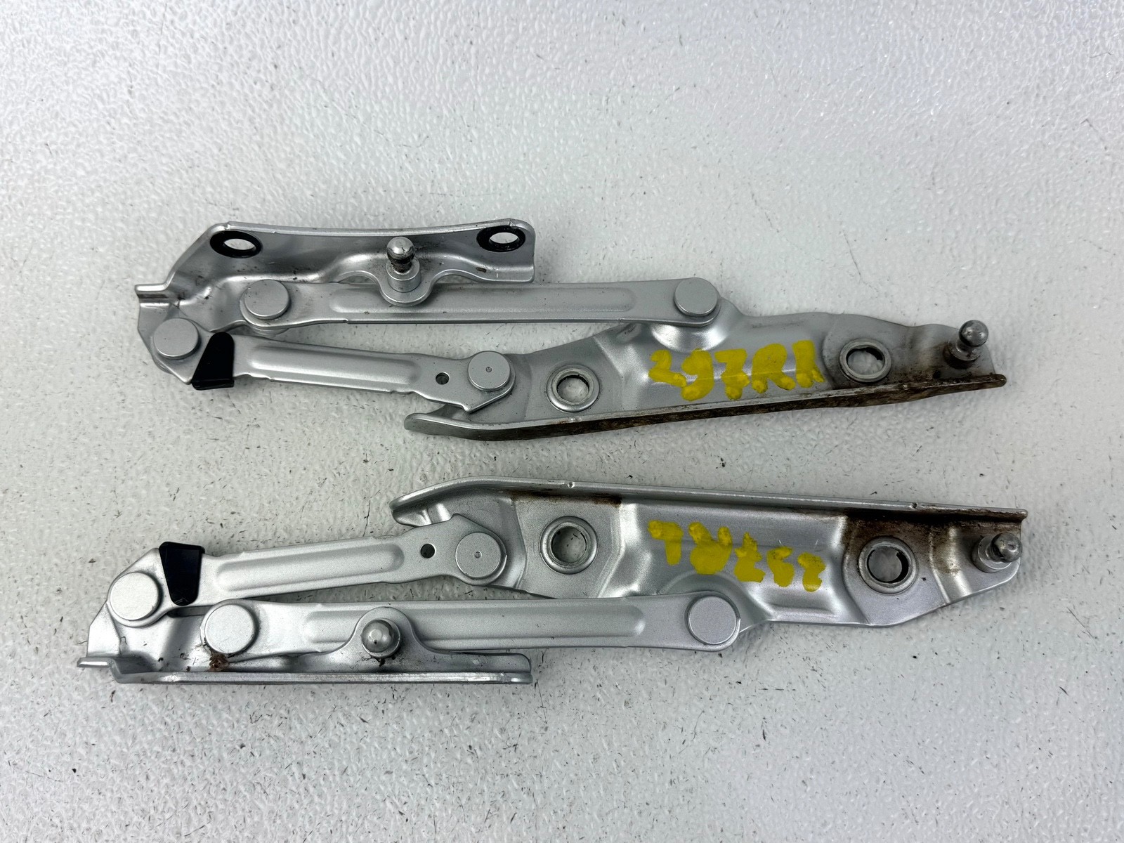 14-23 INFINITI Q50 REAR RIGHT RH & LEFT LH SIDE TRUNK LID LIFTGATE HINGE SET