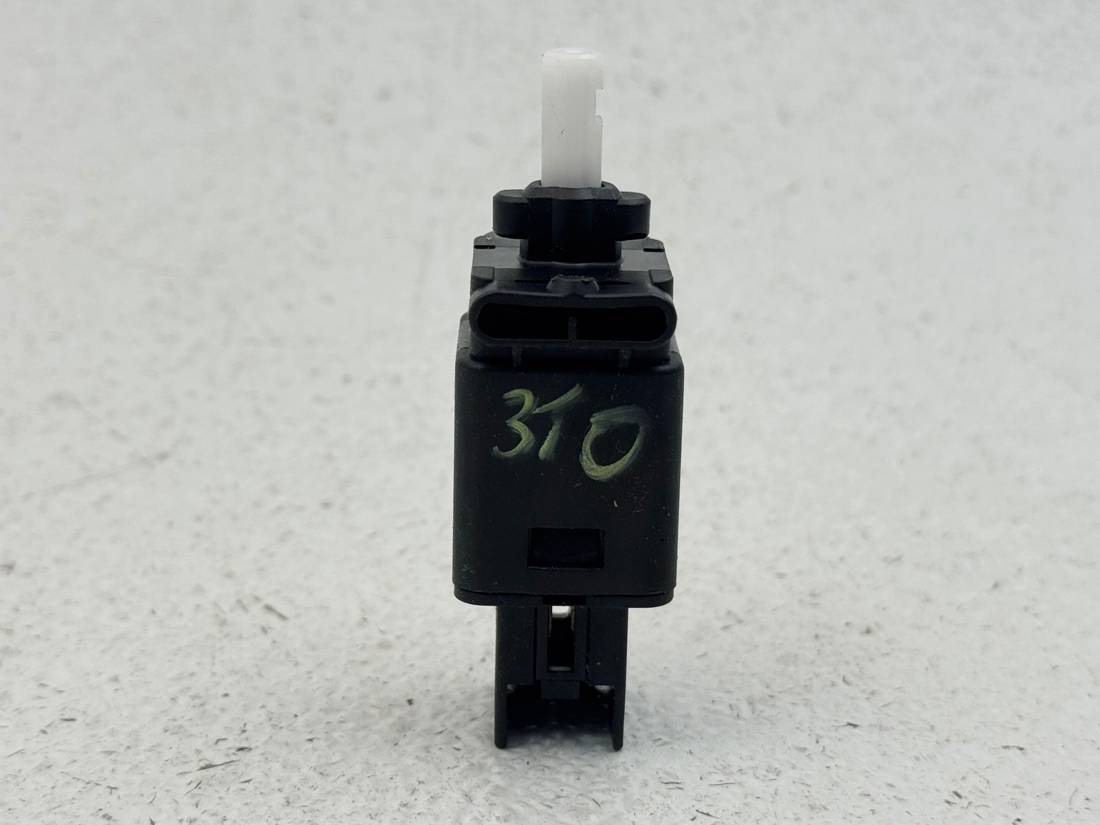 07-15 MAZDA CX-9 CX9 BRAKE PEDAL STOP LIGHT CONTROLLER SWITCH SENSOR LAMP