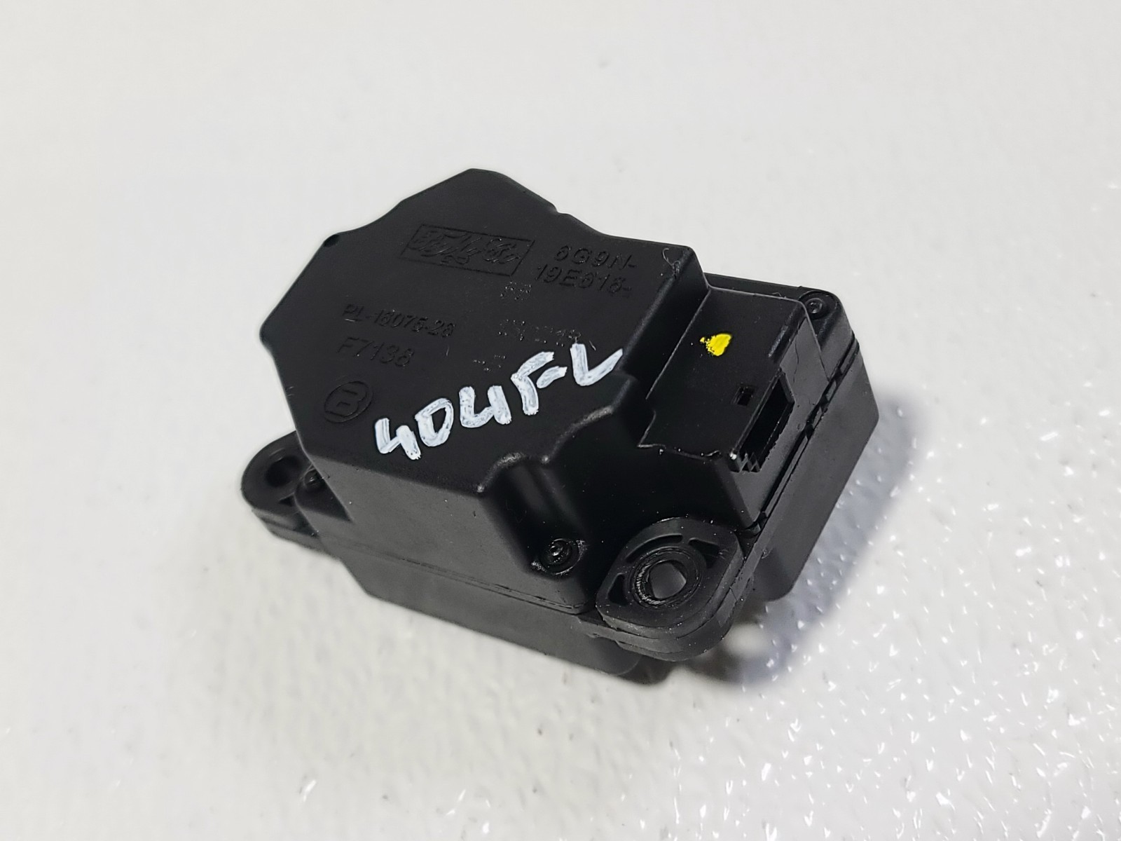 12-15 RANGE ROVER EVOQUE FRONT LEFT SIDE A/C FLAP DOOR HEATER BLOWER MOTOR