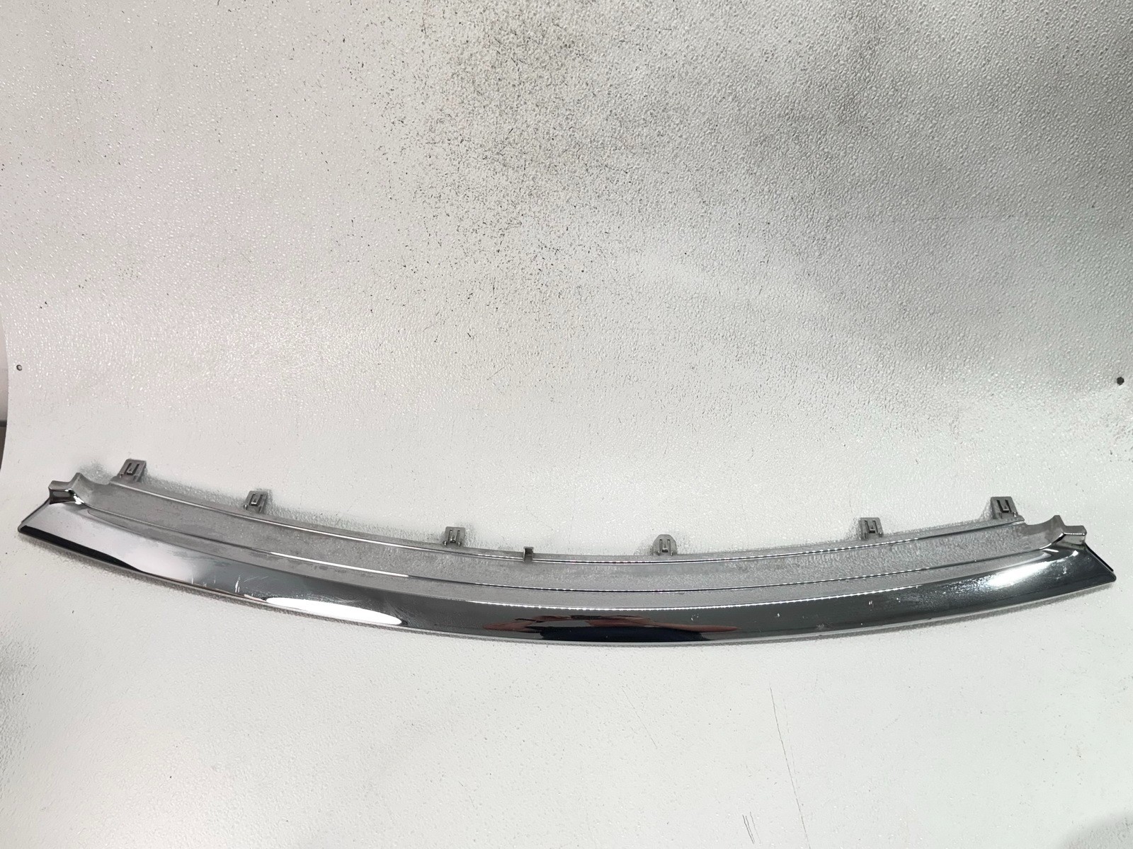 11-15 INFINITI QX56 QX80 FRONT BUMPER RADIATOR LOWER MOLDING TRIM PANEL