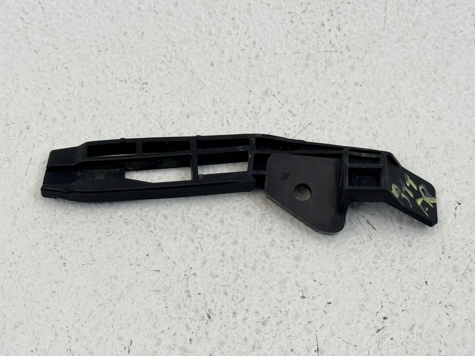 13-20 INFINITI JX35 QX60 FRONT RIGHT PASS SIDE BUMPER SUPPORT BRACKET COVER
