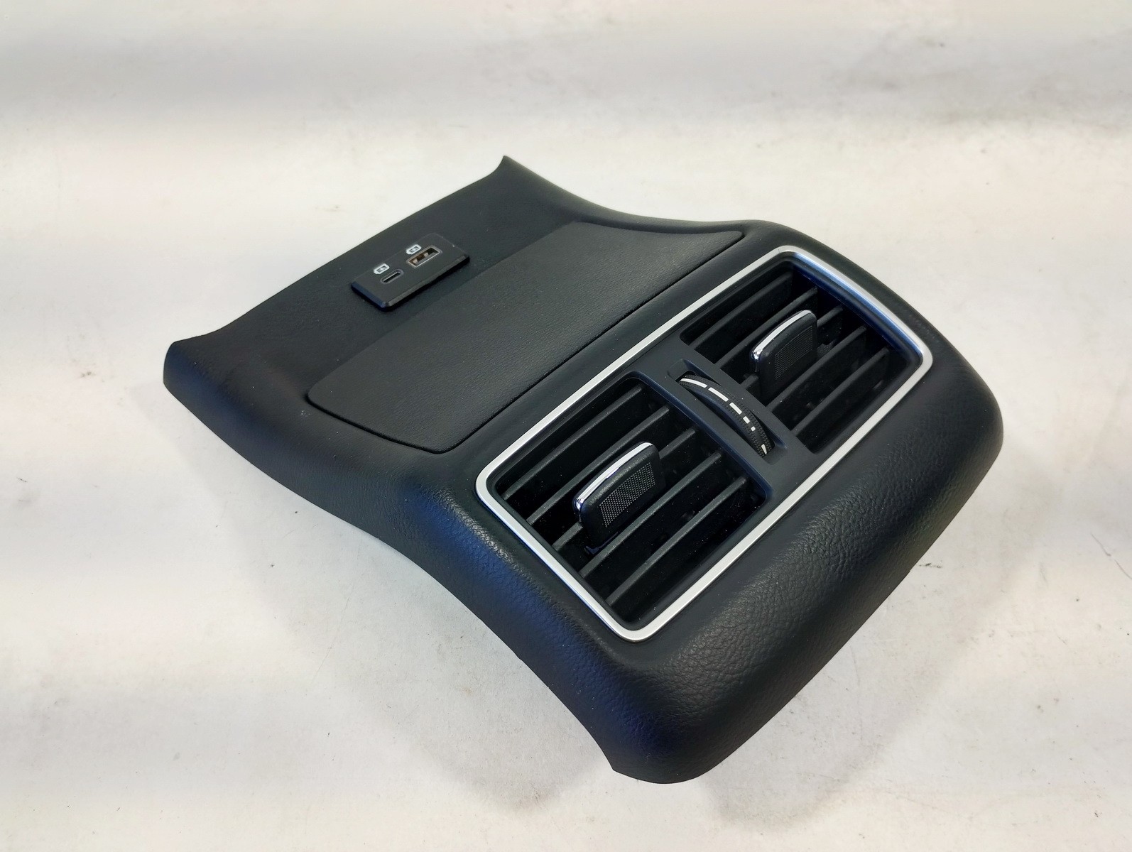 18-23 INFINITI Q50 CENTER CONSOLE REAR TRIM COVER PANEL & AIR VENT GRILL USB