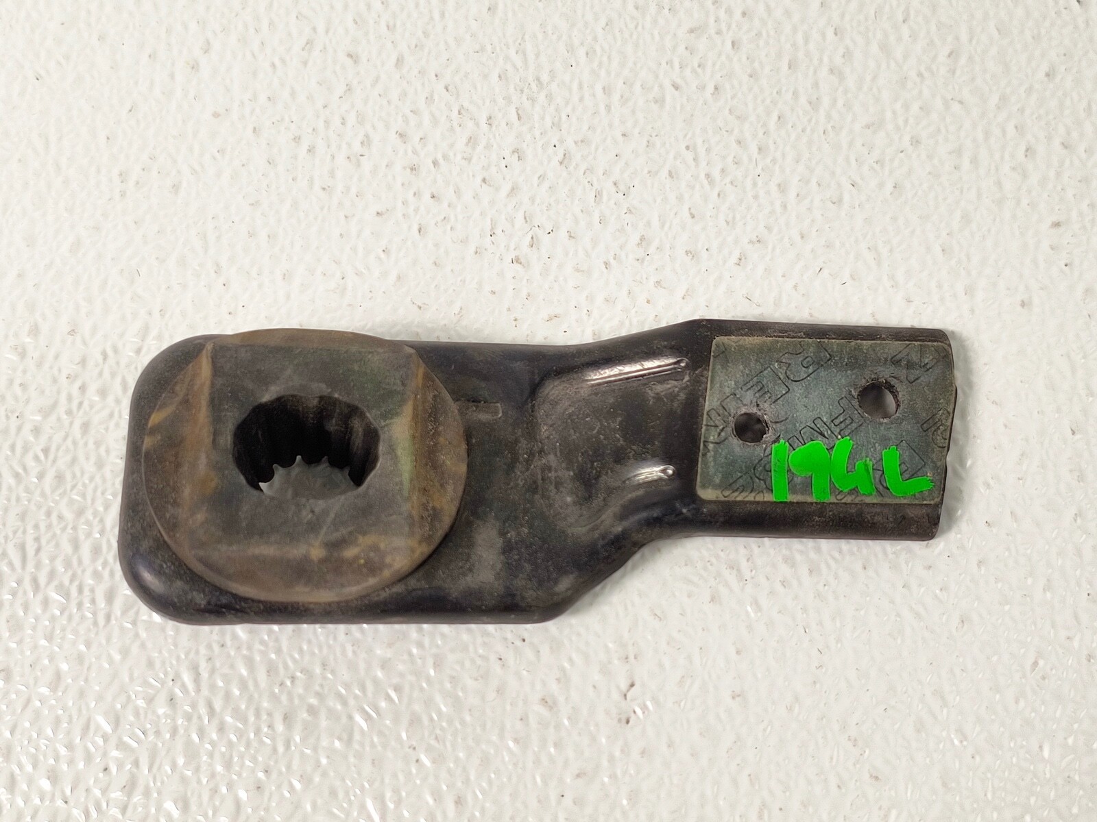17-23 JAGUAR F-PACE FRONT LEFT DRIVER LH SIDE UPPER RADIATOR BRACKET MOUNT